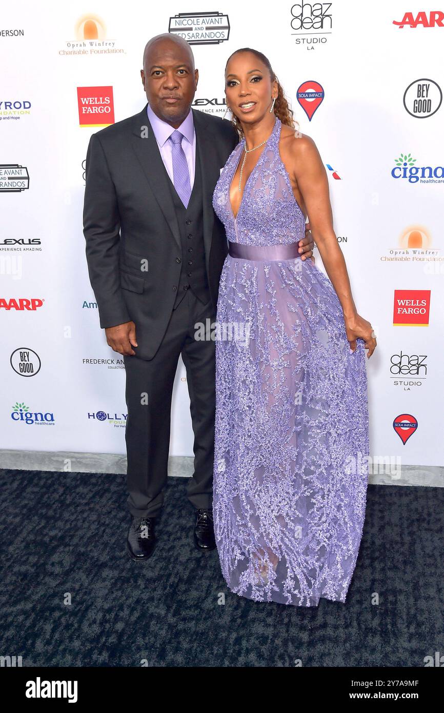 Rodney Peete mit Ehefrau Holly Robinson Peete bei der HollyRod Foundation DesignCares Gala im Rolling Greens DTLA. Los Angeles, 28.09.2024 *** Rodney Peete con la moglie Holly Robinson Peete alla HollyRod Foundation DesignCares Gala al Rolling Greens DTLA Los Angeles, 28 09 2024 foto:xD.xStarbuckx/xFuturexImagex hollyrod 4938 Foto Stock