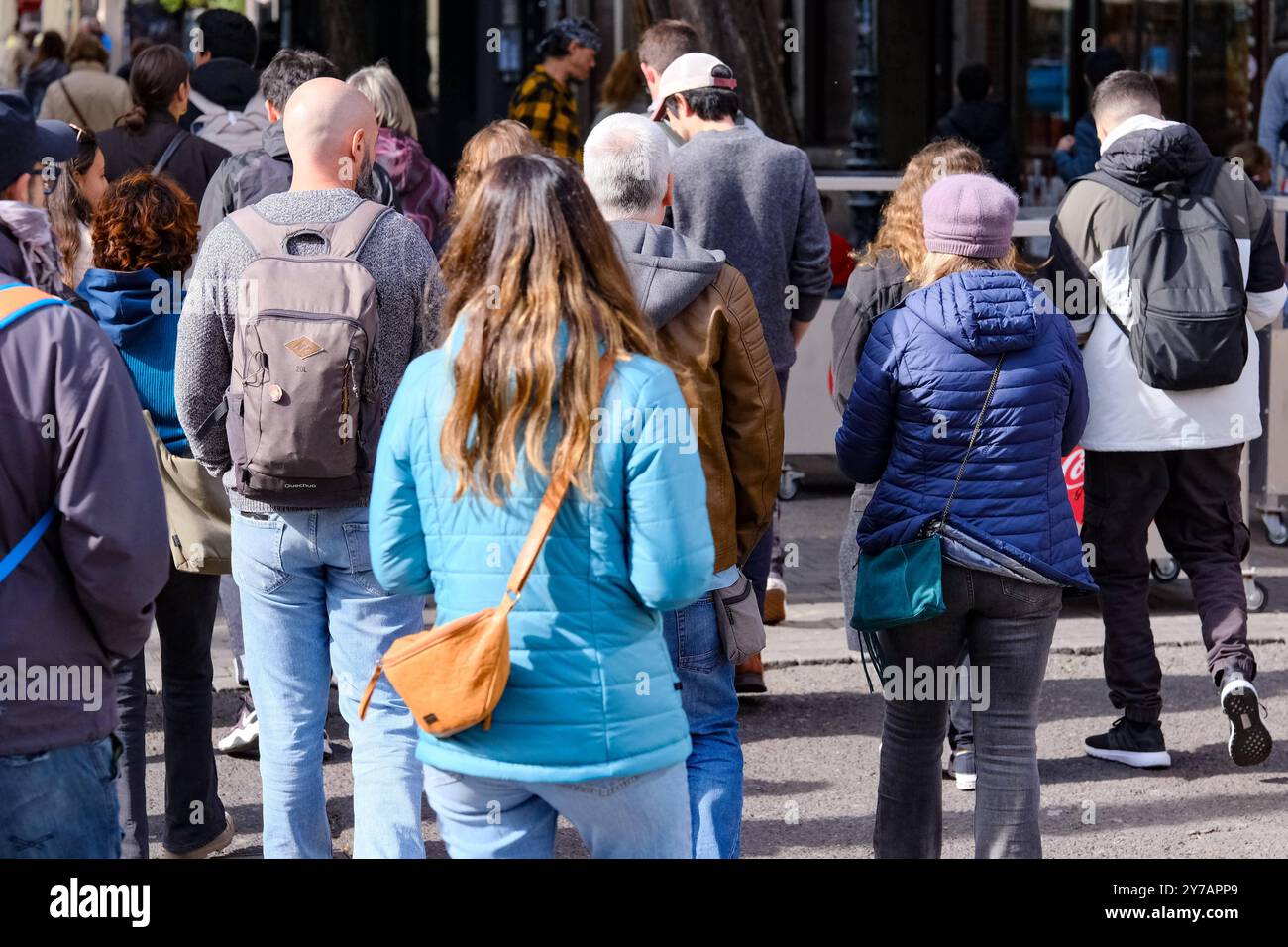 Düsseldorf 29.09.2024 Einkaufsstrasse Einkaufsstraße Shoppingmeile Einkaufsmeile Einkaufen Einzelhandel Fussgängerzone Einkaufstraße Einkaufstrasse Hystreet Einkaufsbummel Einkaufstasche Einkaufstaschen Einkauftasche Einkauftaschen Modemeile Menschenmasse Menschenmenge Einkaufstasche Einkaufstaschen Einkaufstaschen Bürgergeld Rentenerhöhung Düsseldorf Düsseldorf 29 2024 Foto Stock