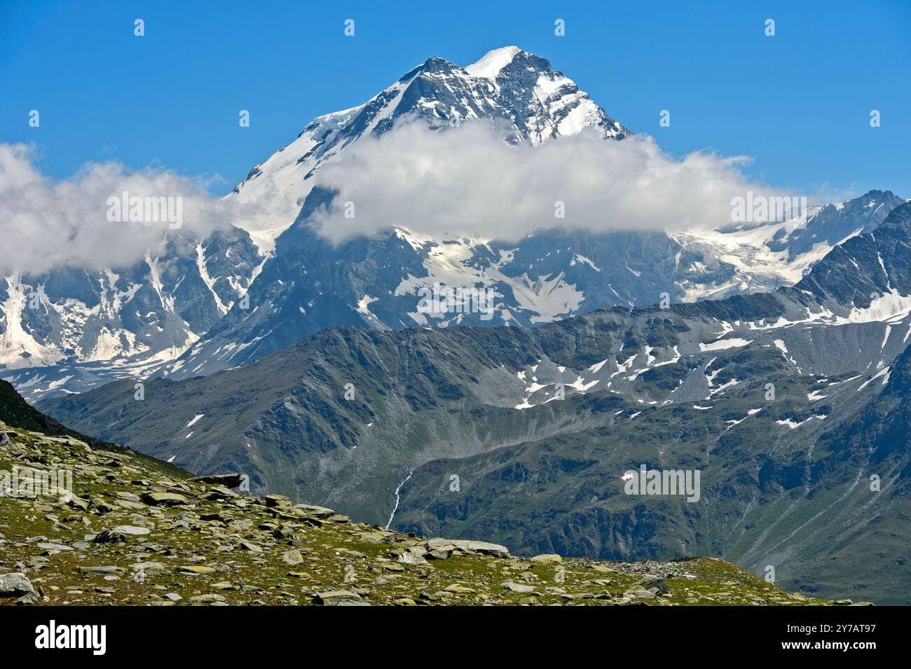 Grand Combin massiccio da sud-ovest con le vette Combin du Meitin e Combin du Valsorey, Vallese, Svizzera Foto Stock