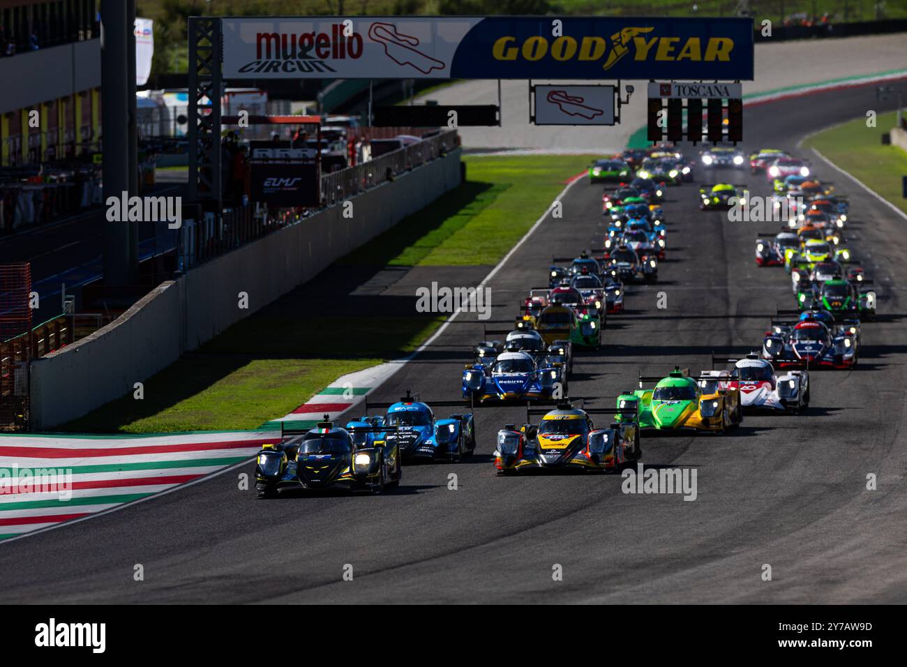 09 RIED Jonas (Ger), CAPIETTO Maceo (fra), CAIROLI Matteo (ita), Iron Lynx - Proton, Oreca 07 - Gibson, azione, 65 MALDONADO Manuel (gbr), MILESI Charles (fra), LECLERC Arthur (mco), Panis Racing, Oreca 07 - Gibson, azione, inizio gara, partenza, durante 2024 le 4 ore del Mugello 2024, 5° appuntamento europeo di 2024 San Piero, 29 settembre, dal 26 al circuito di San Piero Foto Stock