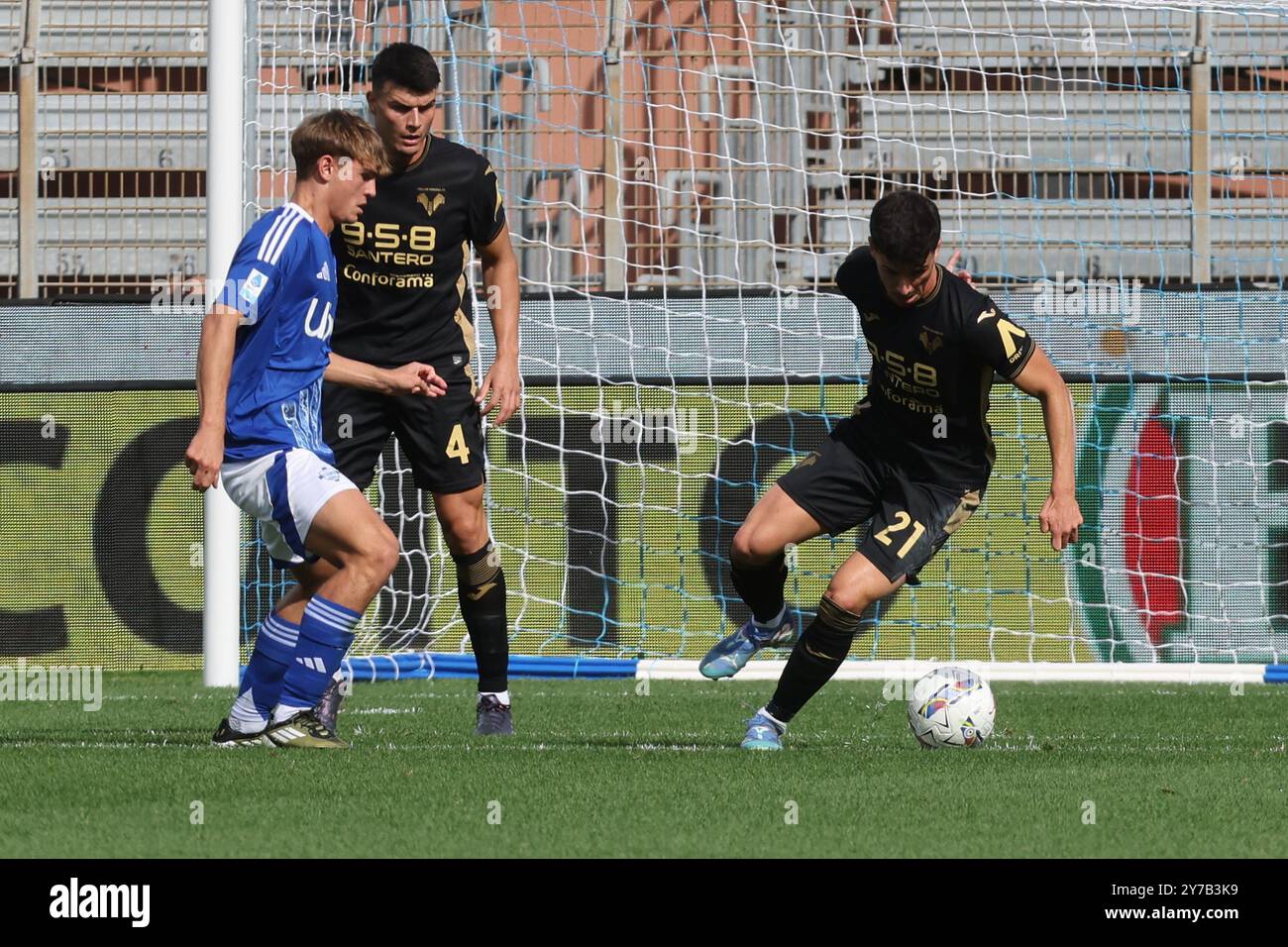 Como, Italia. 29 settembre 2024. Il comasco Hellas Verona Dani Silva in azione durante la partita di calcio di serie A Enilive 2024/2025 tra Como e Verona allo stadio Giuseppe Sinigaglia di Como - sabato 29 settembre 2024. Sport - calcio. (Foto di Antonio Saia/LaPresse) credito: LaPresse/Alamy Live News Foto Stock