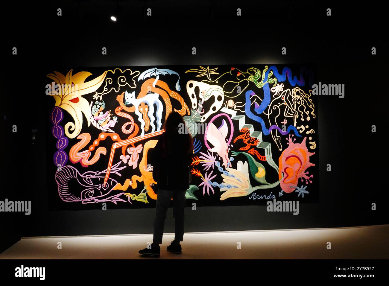 Moco Museum Londra Regno Unito. Tappeto Miranda Makaroff. Foto Stock