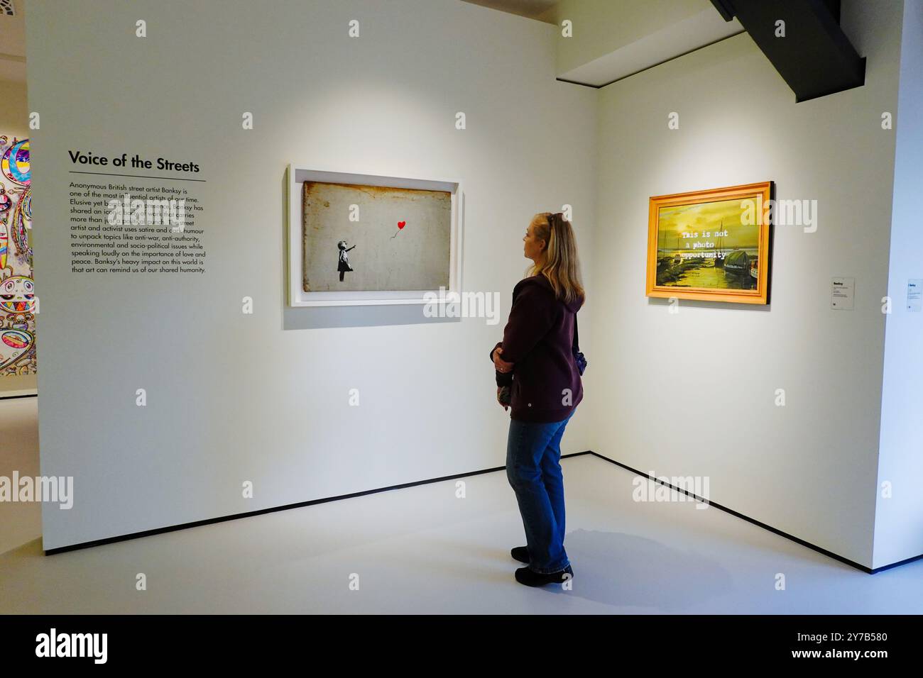 Moco Museum Londra Regno Unito. Banksy Balloon Girl. Foto Stock