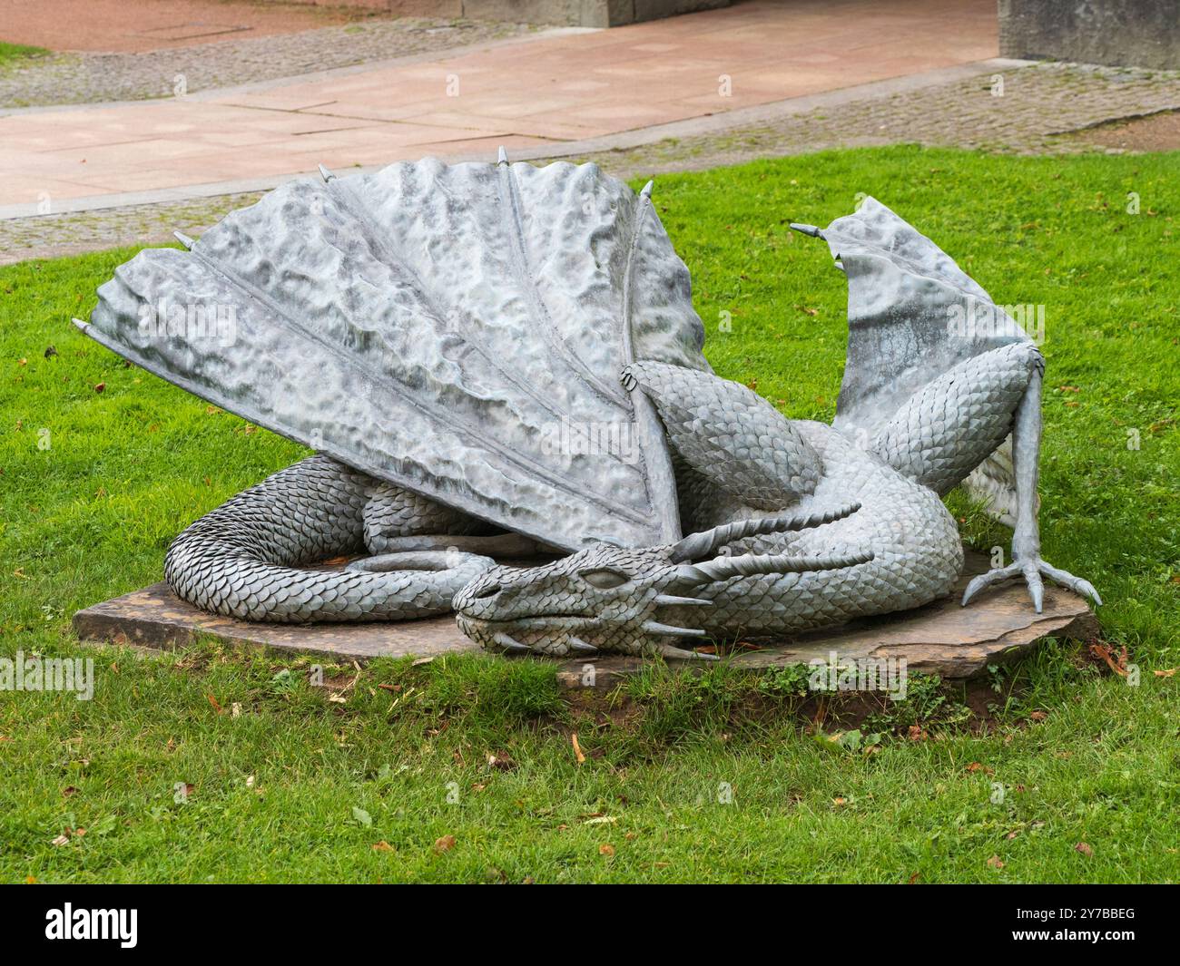 Scultura del drago gallese di Will Holland al National Botanic Garden of Wales Foto Stock