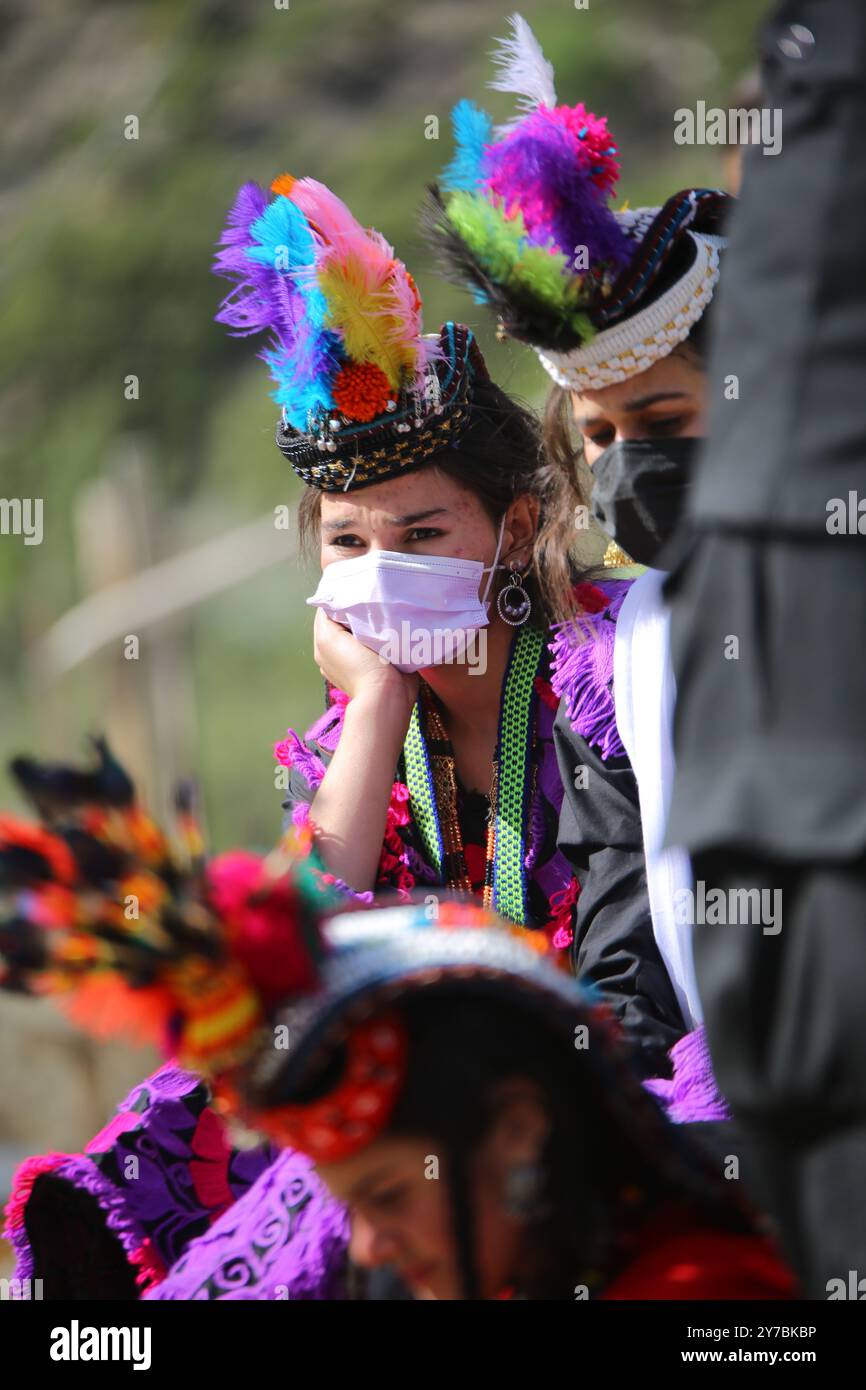 Il Chilam Joshi Festival è un festival celebrato dal popolo Kalash, che vive nel distretto di Chitral della provincia di Khyber Pakhtunkhwa in Pakistan. Foto Stock