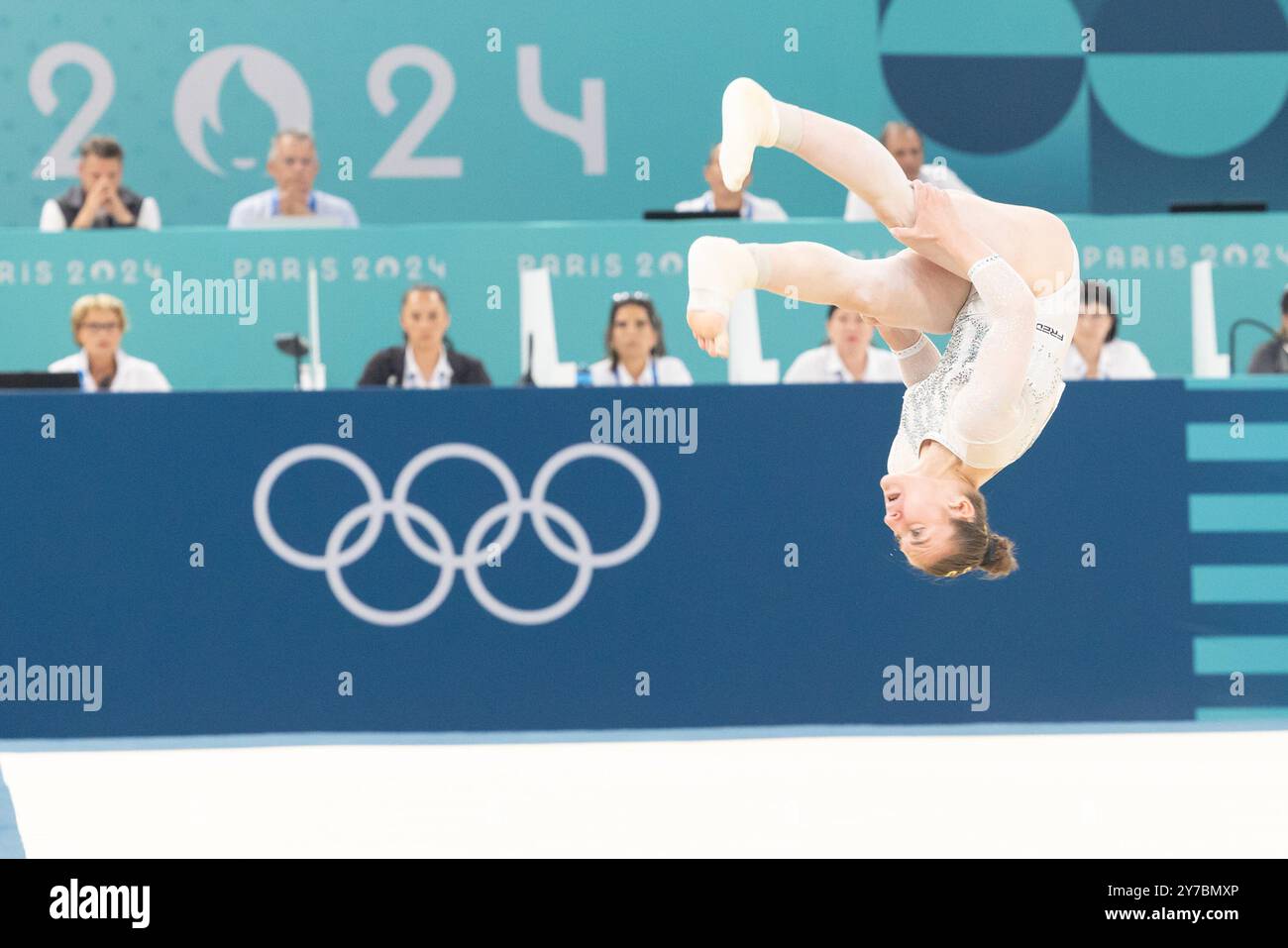 Parigi, Francia. 30 luglio 2024. L'italiana Angela Andreoli gareggia sul campo durante la finale femminile di ginnastica artistica a squadre ai Giochi Olimpici di Parigi 2024. Daniel Lea/CSM/Alamy Live News Foto Stock