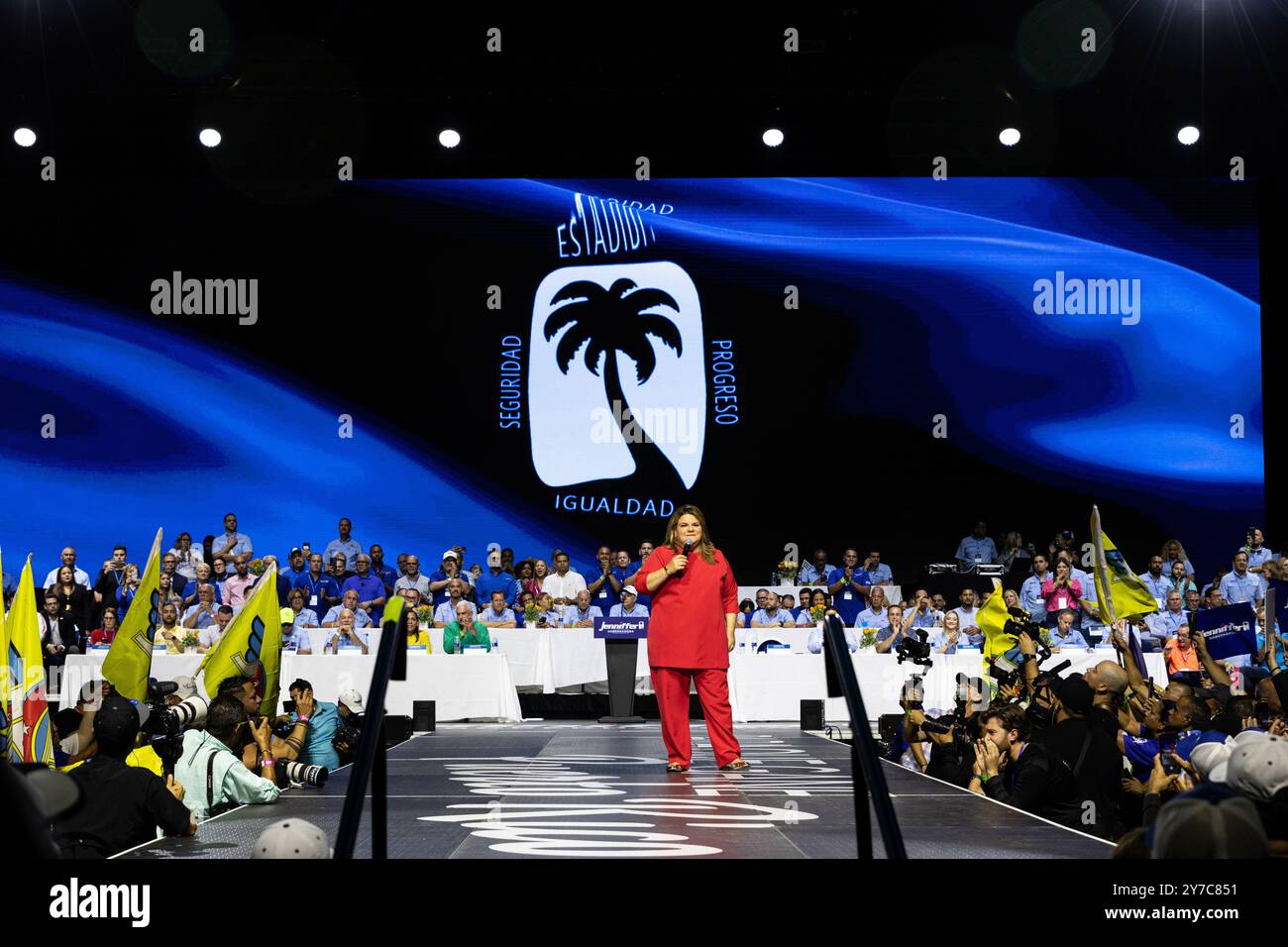 San Juan, Stati Uniti. 22 settembre 2024. Il Commissario residente Jenniffer González Colón, che si candida a governatore, parla durante l'assemblea generale del nuovo Partito Progressista a San Juan, Porto Rico, domenica 22 settembre 2024. Molti considerano González Colón il leader nella vittoria della gara governatoriale a novembre. Crediti: SIPA USA/Alamy Live News Foto Stock