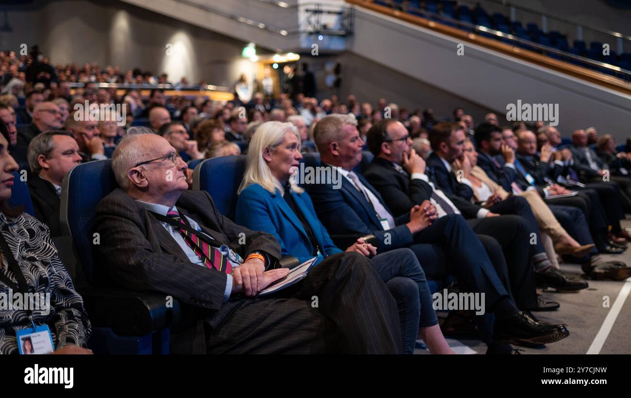 Birmingham, Regno Unito. 29 settembre 2024. Una visione generale dei delegati il primo giorno della conferenza. Il Partito Conservatore è il secondo partito politico più grande del Regno Unito e si riunisce a Birmingham per la sua conferenza autunnale. (Foto di David Tramontan/SOPA Images/Sipa USA) credito: SIPA USA/Alamy Live News Foto Stock