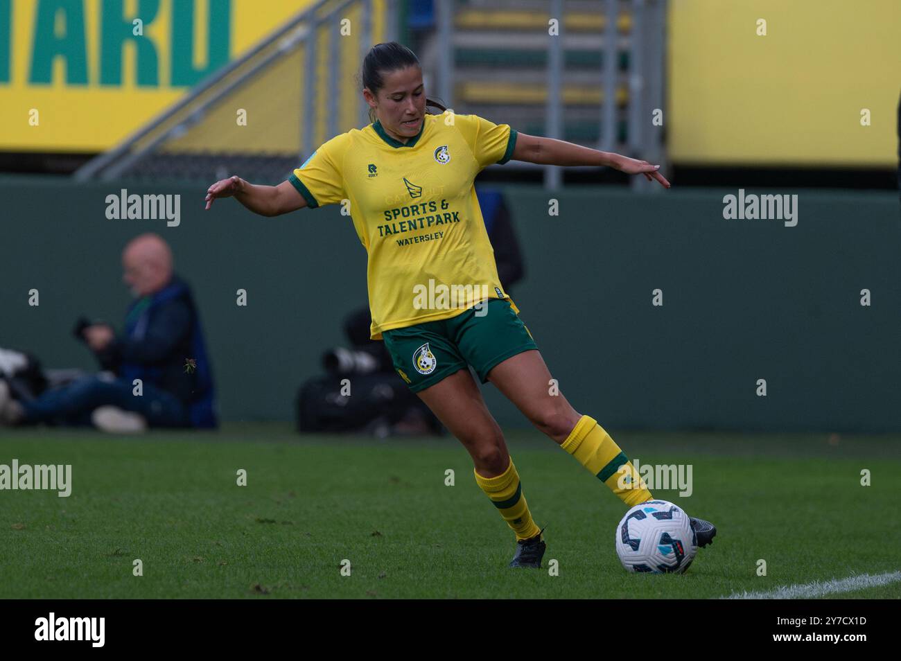 Sittard, Paesi Bassi. 29 settembre 2024. Sittard, Paesi Bassi, 29 settembre 2024: Isabel Kopp (26 fortuna Sittard) controlla la palla durante la partita Azerion Vrouwen Eredivisie tra fortuna Sittard e FC Twente al fortuna Sittard Stadion di Sittard, Paesi Bassi (Martin Pitsch/SPP) credito: SPP Sport Press Photo. /Alamy Live News Foto Stock