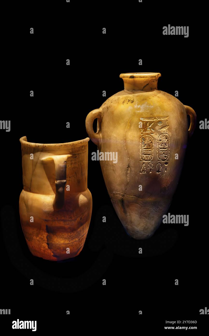 Anfora di calcite con cartigli di Merenptah, dalla mostra: Ramses the Great e l'oro dei faraoni, Colonia, Renania settentrionale-Vestfalia, Ger Foto Stock