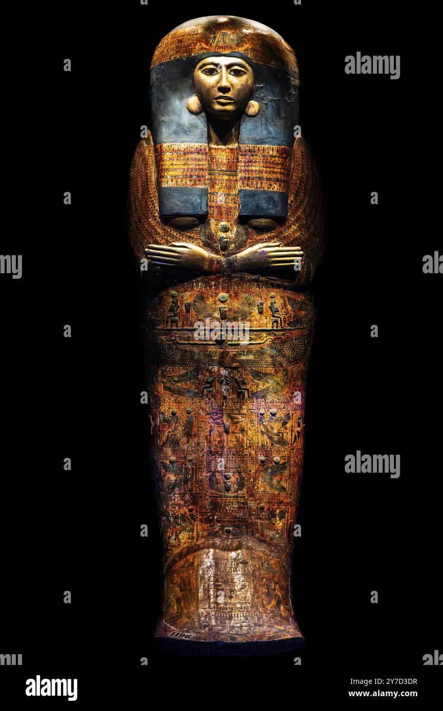 Coperchio a bara in legno di cedro dipinto e dorato del dipinto di Piinudjem II, Principessa Neschons dalla mostra: Ramses il grande e l'oro della P Foto Stock