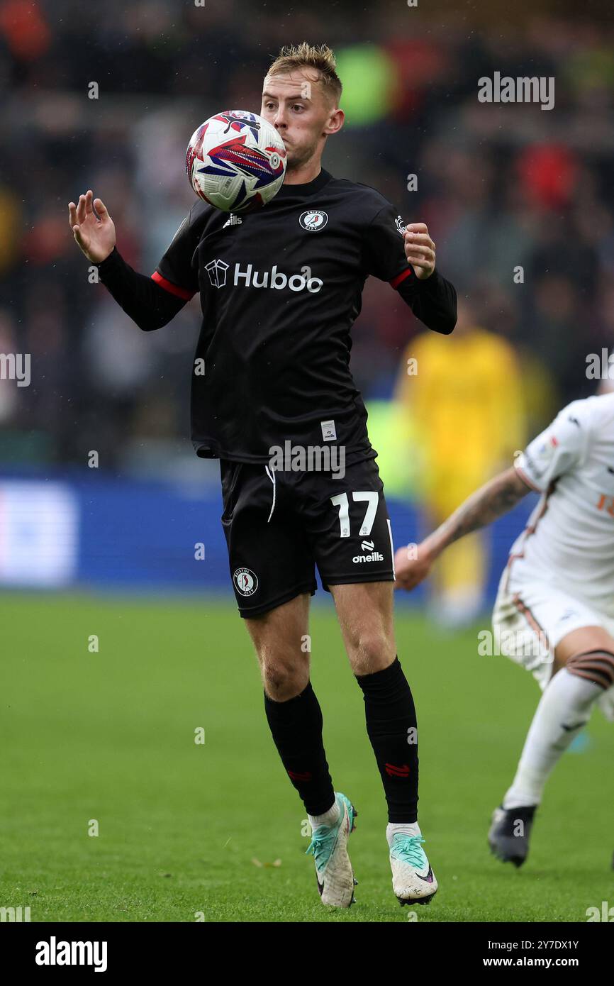 Swansea, Regno Unito. 29 settembre 2024. Mark Sykes della città di Bristol in azione. Partita del campionato EFL Skybet, Swansea City contro Bristol City allo Stadio Swansea.com di Swansea, Galles, domenica 29 settembre 2024. Questa immagine può essere utilizzata solo per scopi editoriali. Solo per uso editoriale, foto di Andrew Orchard/Andrew Orchard fotografia sportiva/Alamy Live news credito: Andrew Orchard fotografia sportiva/Alamy Live News Foto Stock