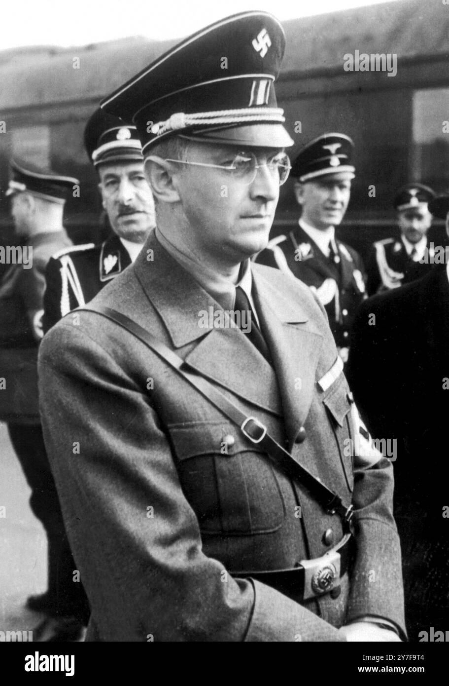 Konrad Henlein in uniforme nazista, leader tedesco Studeten, dopo la cessione del territorio dei Sudeti della Cecoslovacchia alla Germania. Esiliato dagli Czhek, è stato nominato Commissario nazista per il territorio codificato il 2 ottobre 1933 Foto Stock