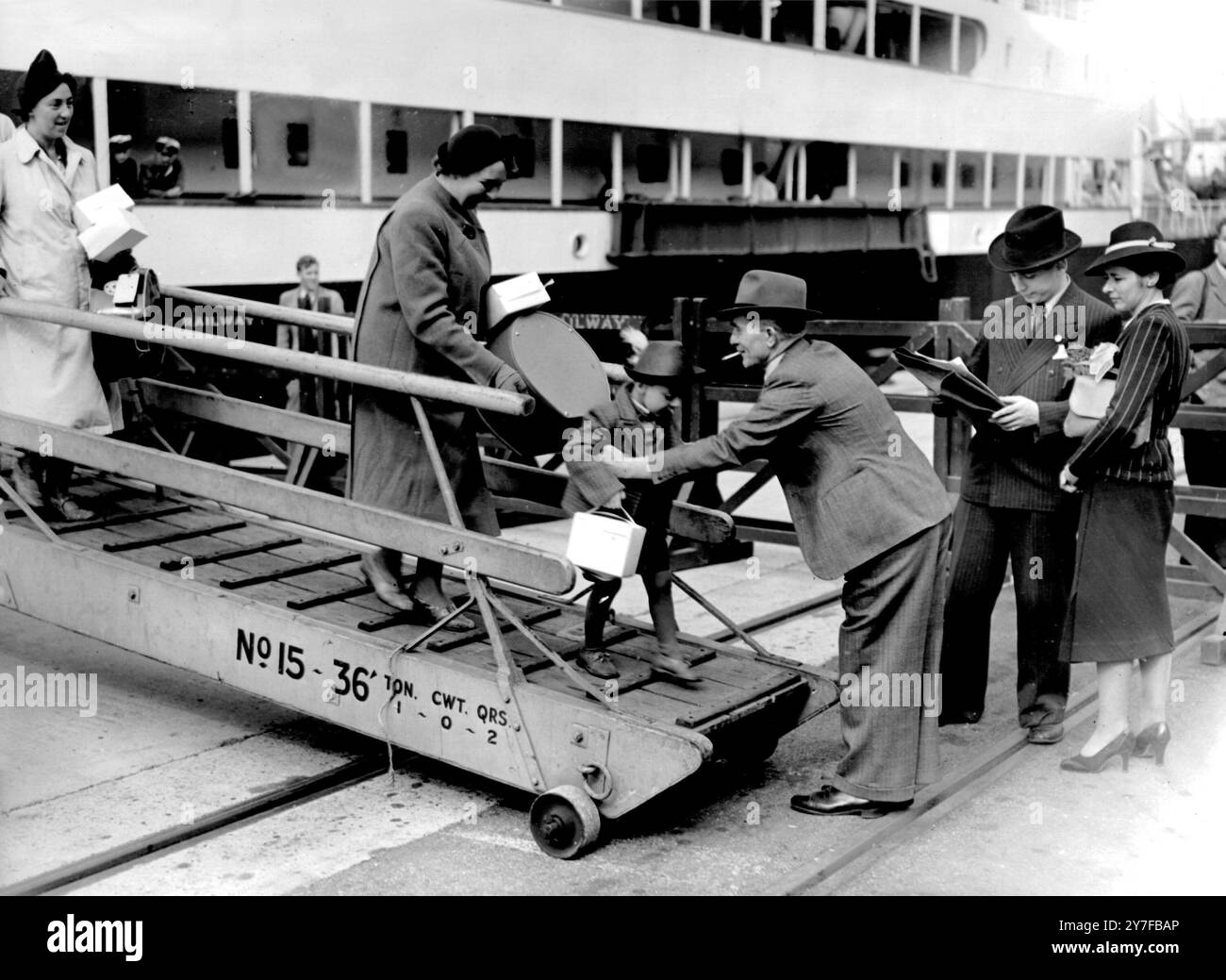 I rifugiati ebrei tedeschi di Southampton arrivano sul Liner Takotis il 21 giugno 1939 Foto Stock