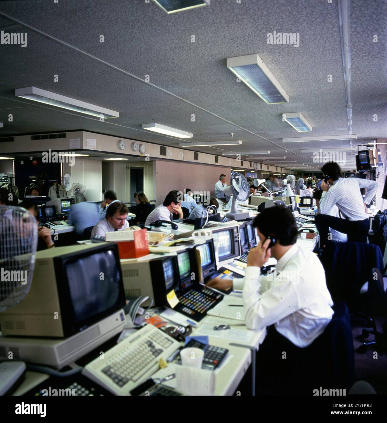 Una piattaforma di trading del mercato monetario a Londra. (Scrimgeour e Vickers & Co. - Parte di Citicorp) Foto Stock