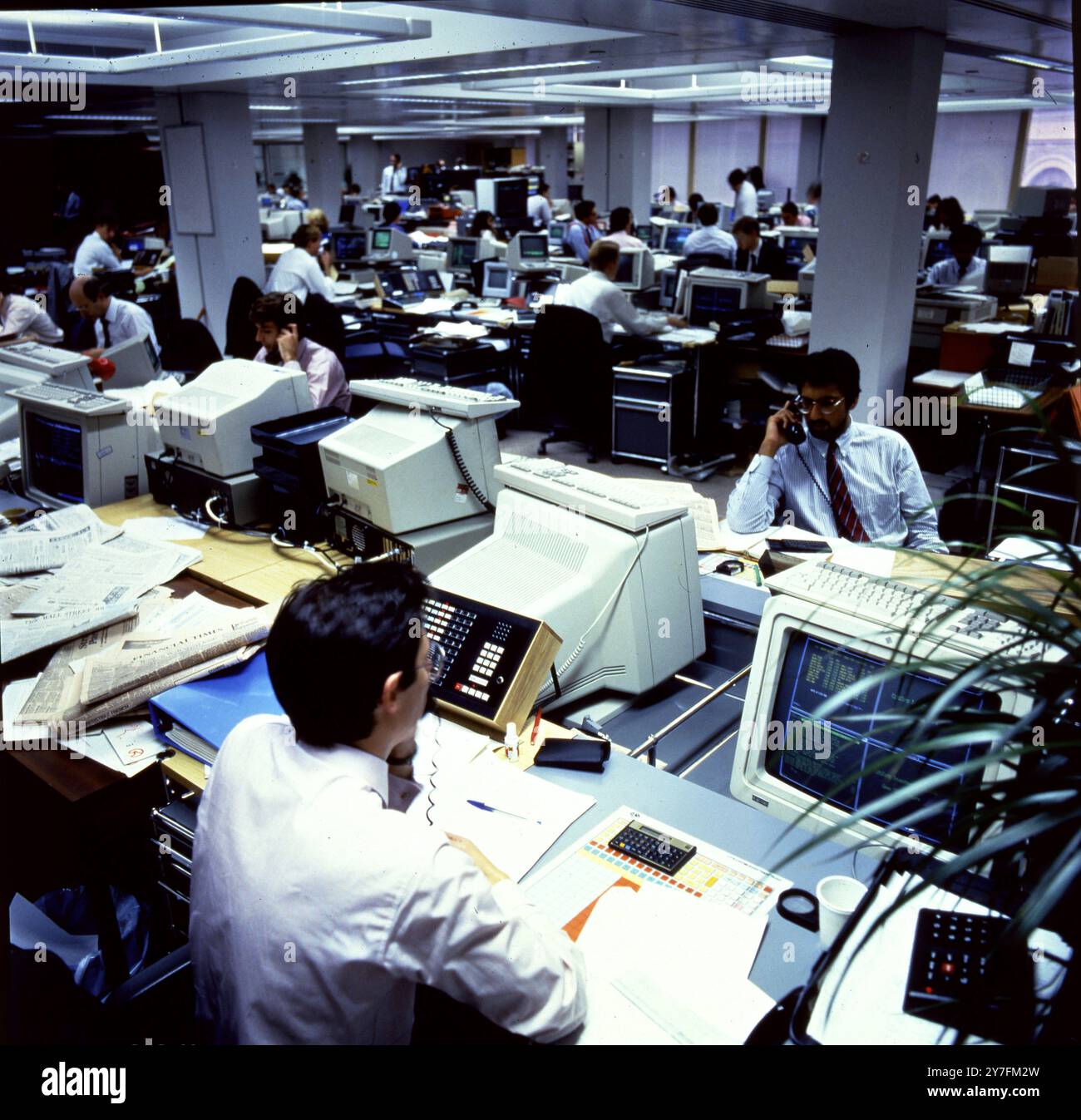 Una piattaforma di trading del mercato monetario a Londra. (Scrimgeour e Vickers & Co. - Parte di Citicorp) Foto Stock