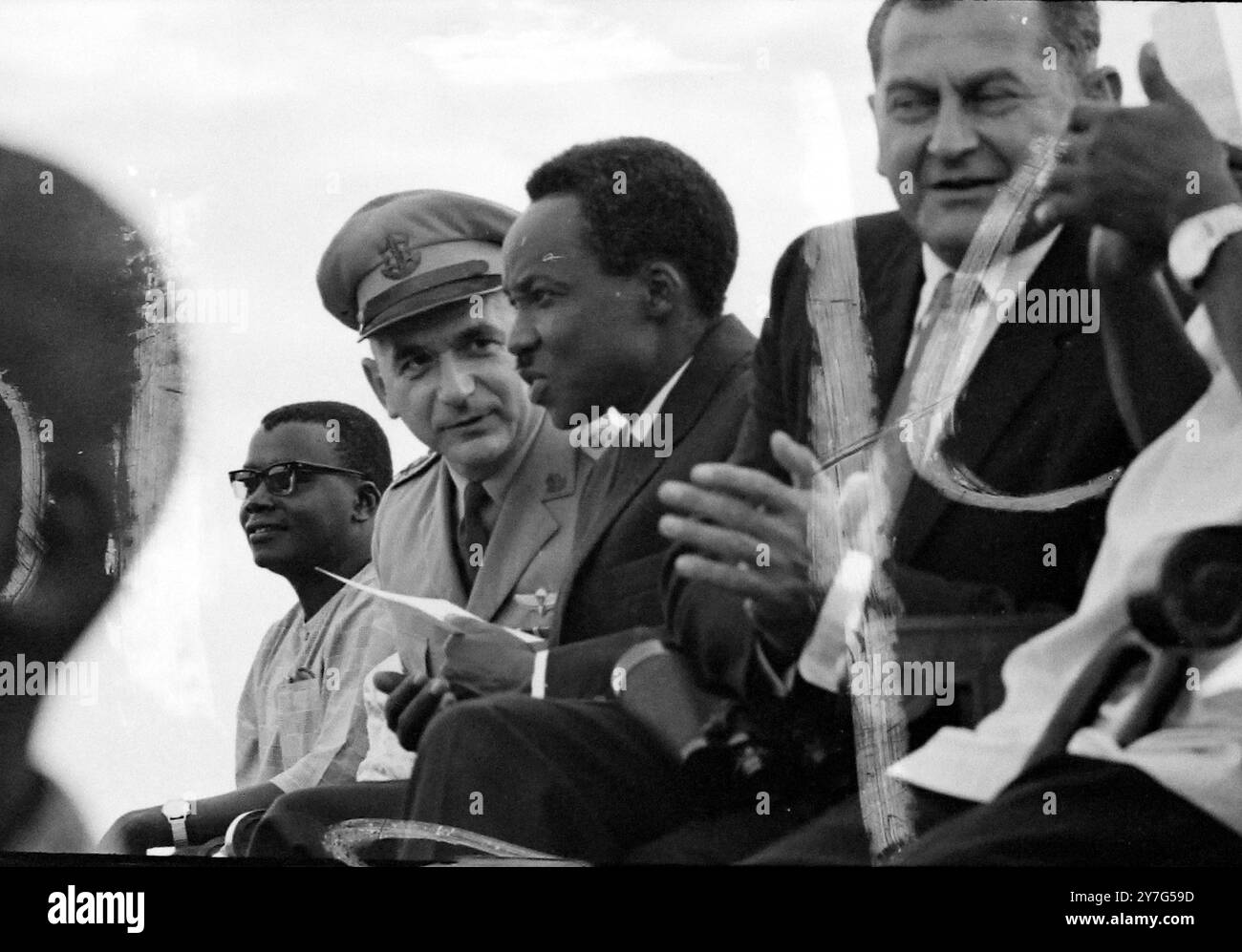 GENERALE BANDUIT DELL'ESERCITO ISRAELIANO E JULIUS NYERERE PRESIDENTE IN TANZANIA / ; 1° GENNAIO 1965 Foto Stock