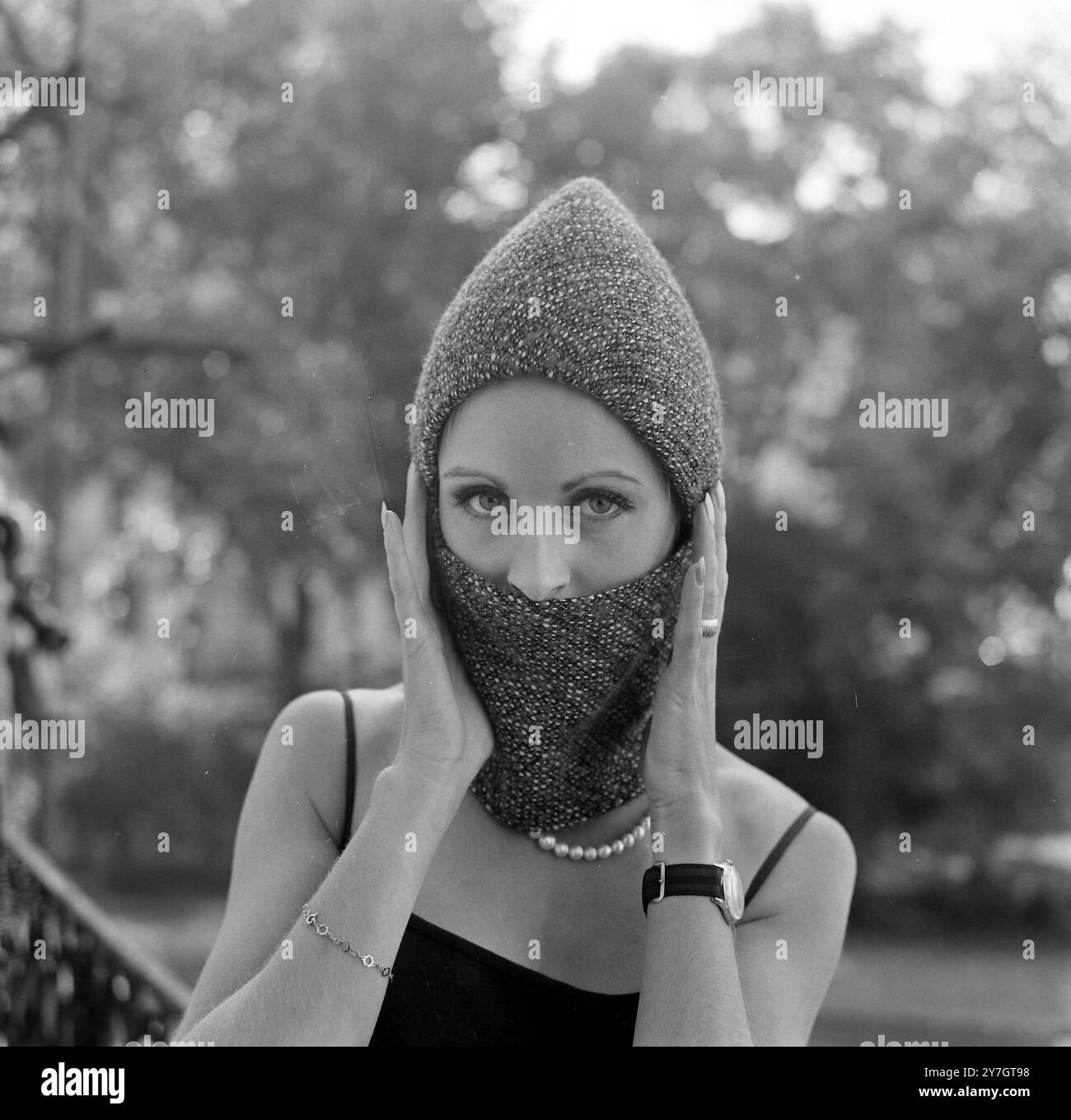 FASHION HATS BY MIRMAN SIMONE ALLA MOSTRA DI LONDRA; 24 SETTEMBRE 1964 Foto Stock