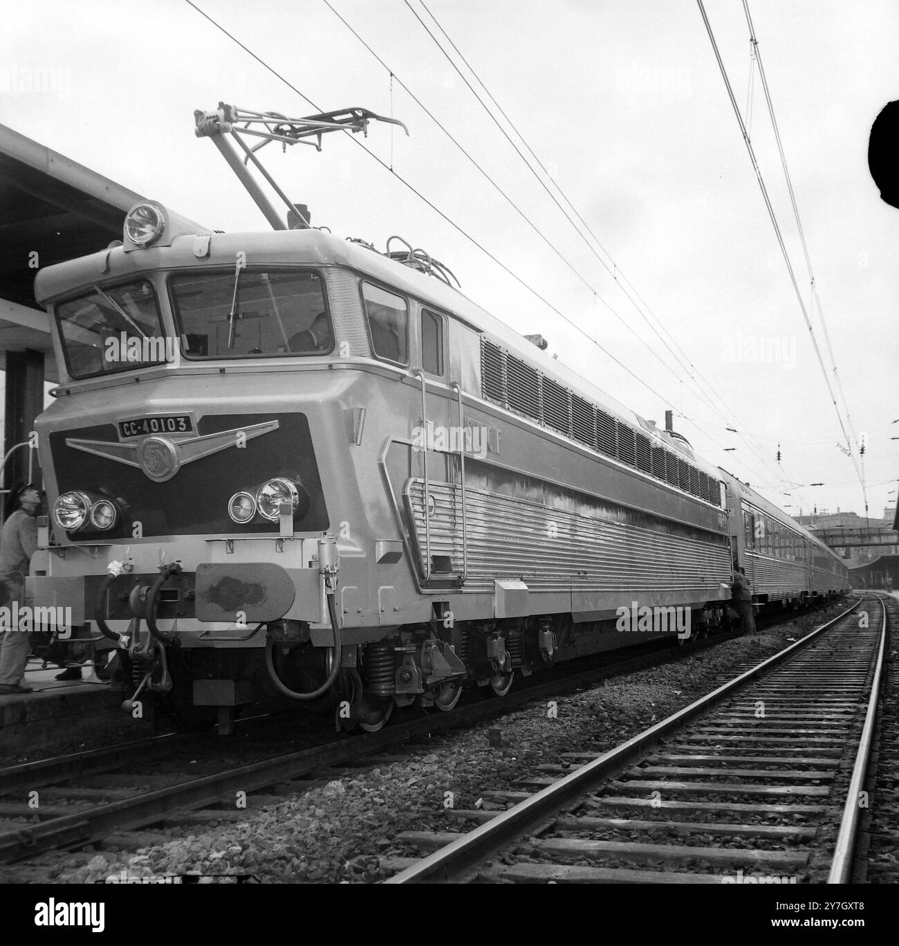 FERROVIE LOC LOCOMOTIVA NEW HAUL TRANS EUROPE EXPRESS PUÒ ANDARE A 100 MPH A PARIGI ; 11 SETTEMBRE 1964 Foto Stock