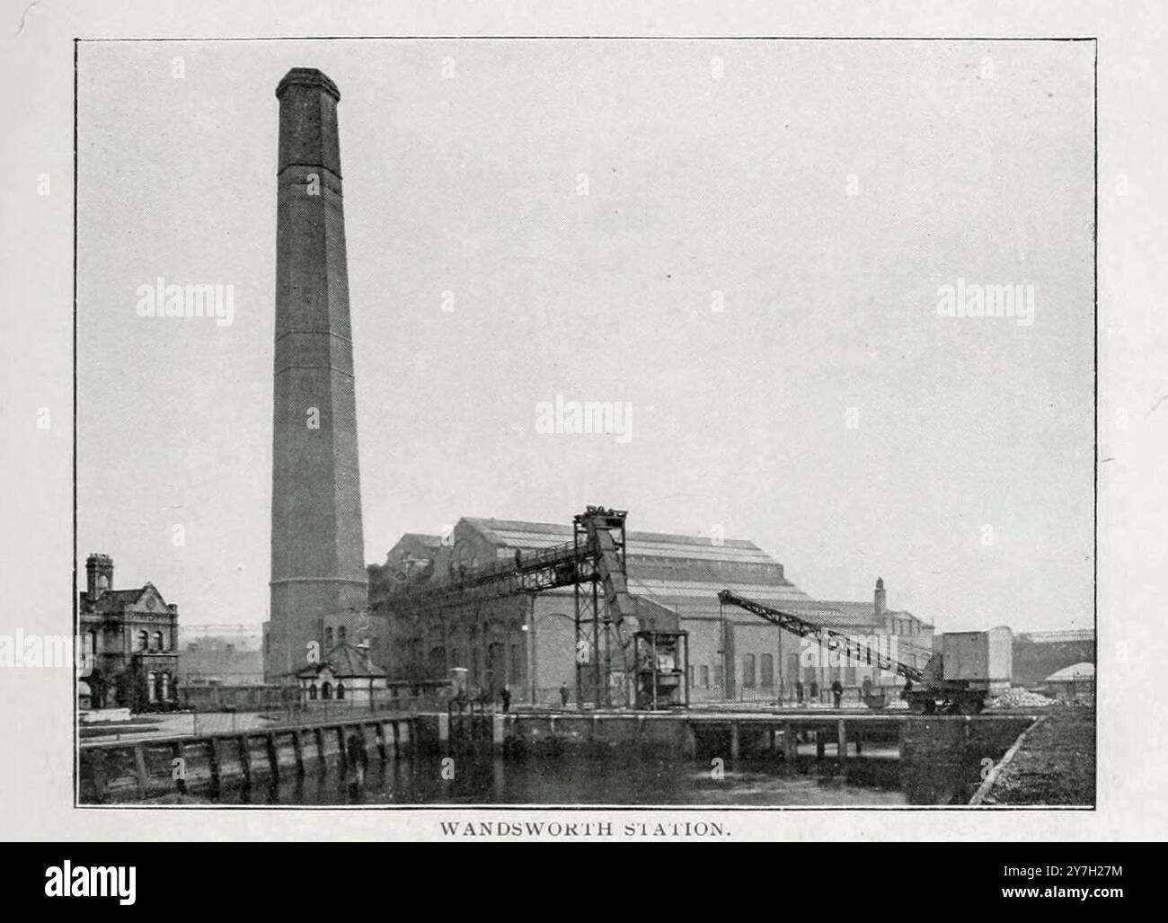 Esterno della stazione di Wandsworth dall'articolo della rivista Engineering dedicato al progresso industriale volume XX 1900 - 1901 The Engineering Magazine Co Foto Stock