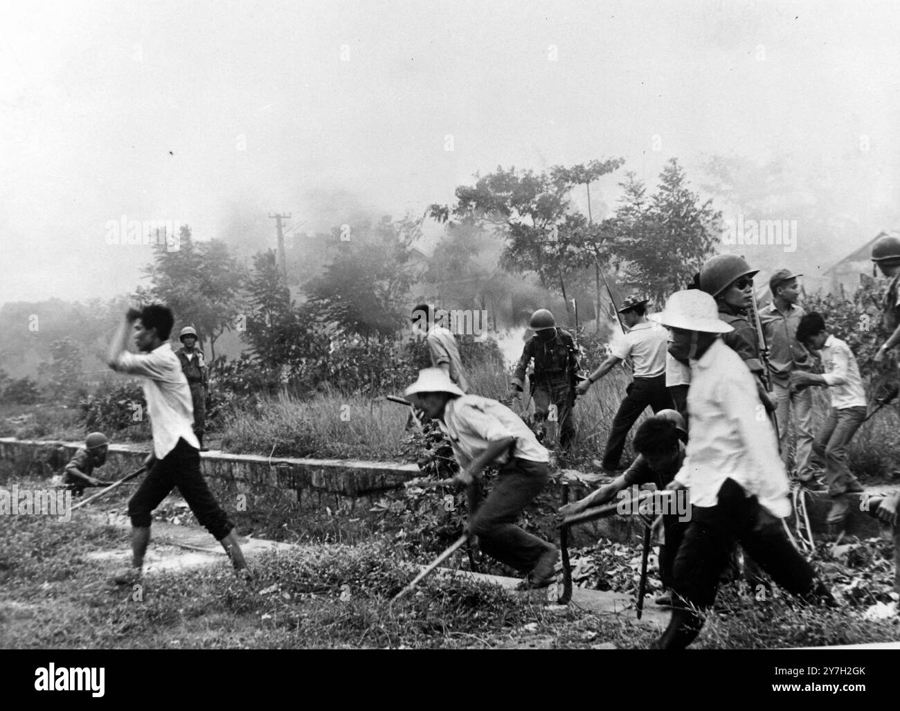 MANIFESTAZIONI DI GUERRA IN VIETNAM A THAN BO ; 29 AGOSTO 1964 Foto Stock