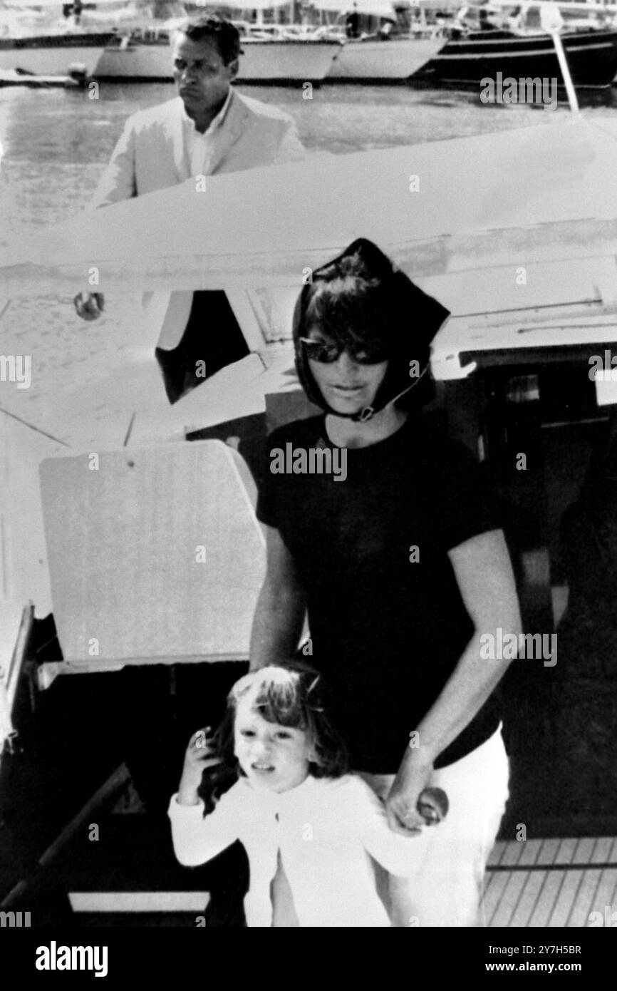 JACQUELINE JACKIE KENNEDY TOURS ITALIA / ; 12 AGOSTO 1964 Foto Stock