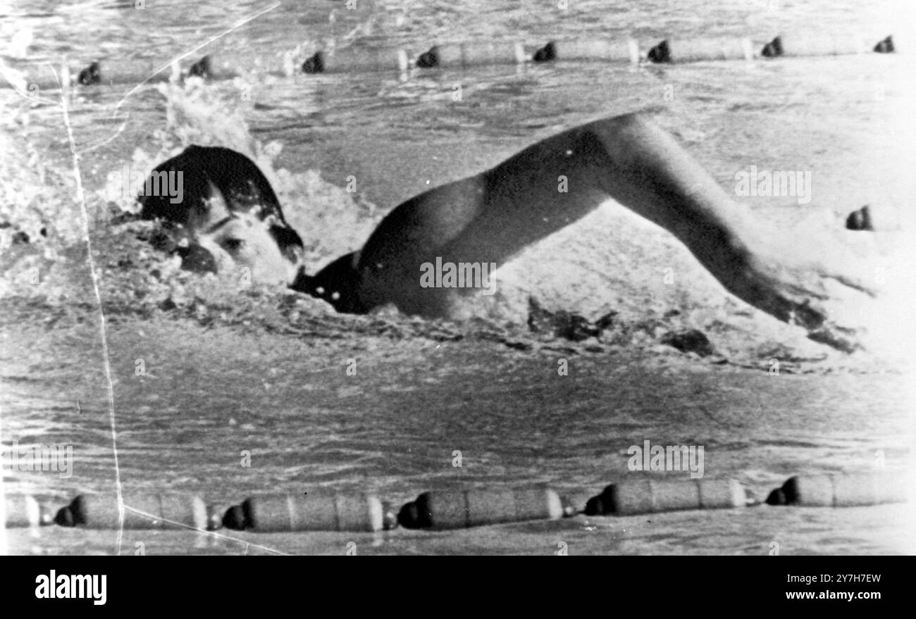 NUOTO MARILYN RAMENOFSKY USA 400 RECORD FREESTYLE A LOS ALTOS ; 2 AGOSTO 1964 Foto Stock