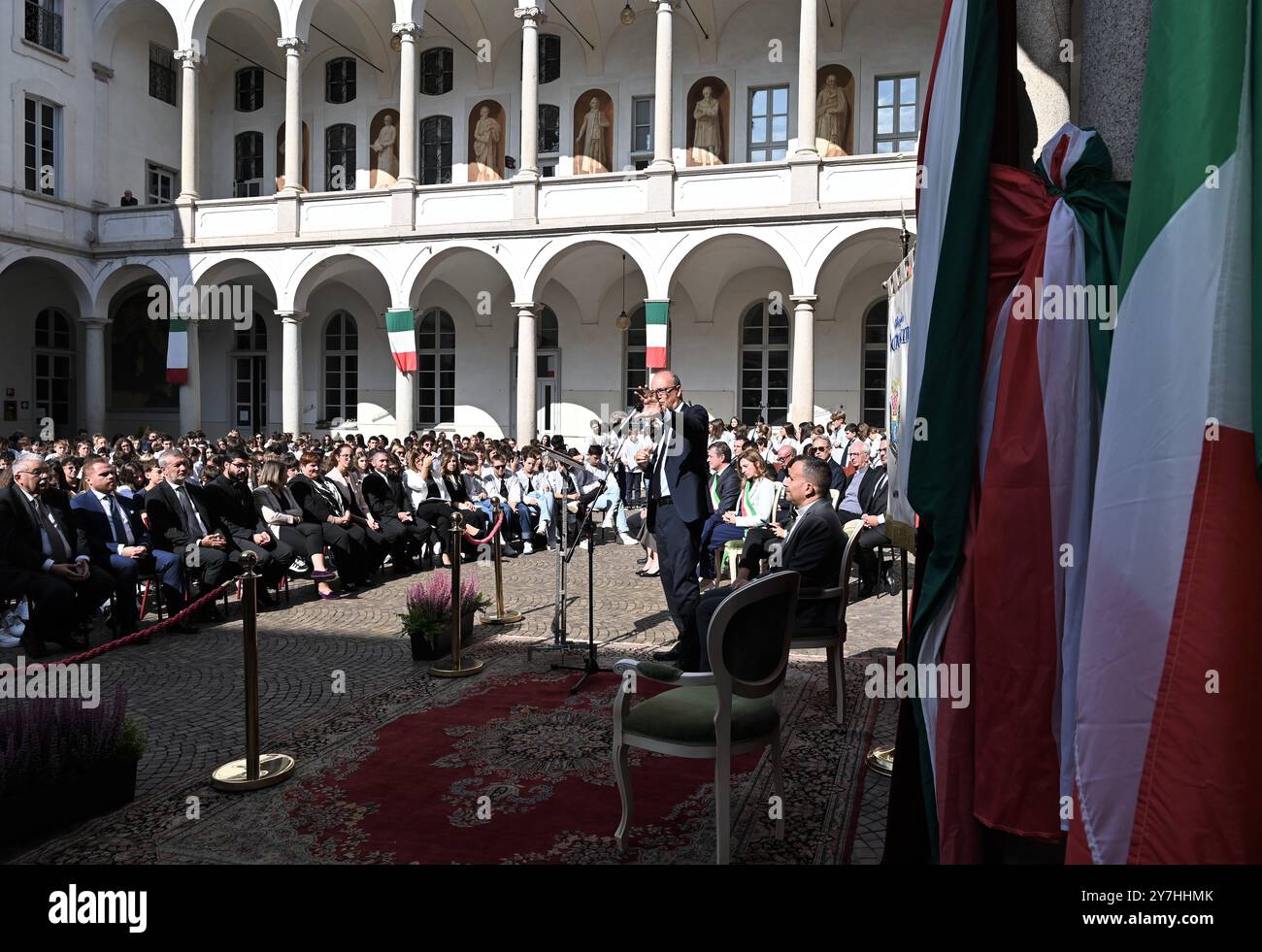 Gorla minore va Giuseppe Valditara dell'Educazione visita il Collegio rotondi per celebrare il 425° anniversario della sua fondazione. Nella foto: Giuseppe Valditara dell'Educazione visita il Collegio rotondi Foto Stock