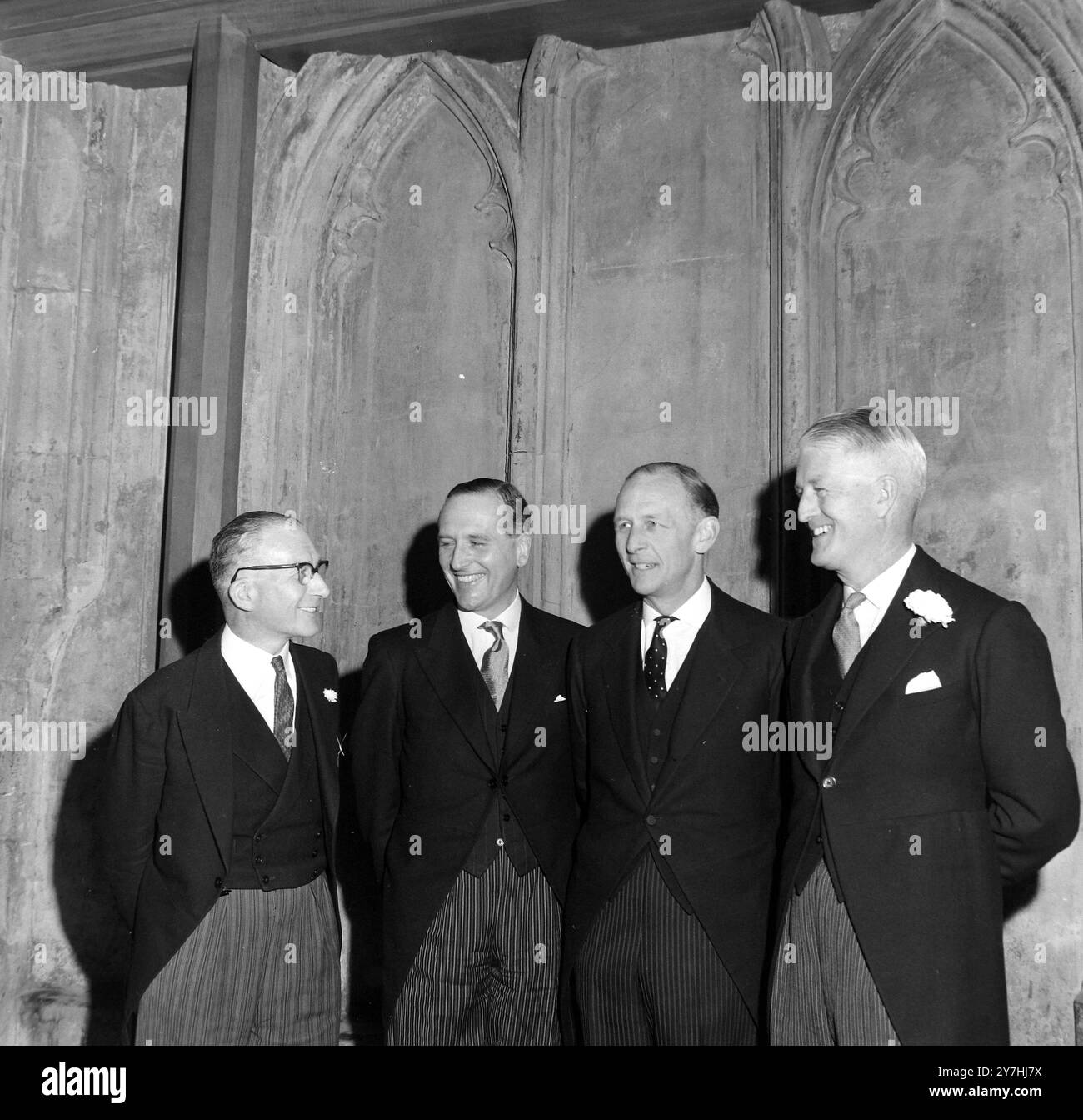 ANTHONY MACGREGOR GRIER A M, PATRICK ROBERTSON, JOHN BIRKETT E CON CHARLES RICHARD WHITTINGTON A GUILDHALL, LONDRA / ; 5 GIUGNO 1964 Foto Stock