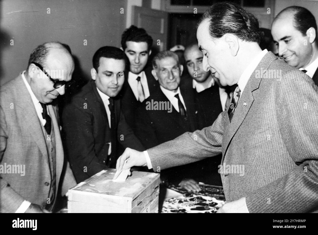 PRESIDENTE LIBANESE CHEHAB VOTINH IN JUNIEH, ELEZIONI IN LIBANO / ; 28 APRILE 1964 Foto Stock