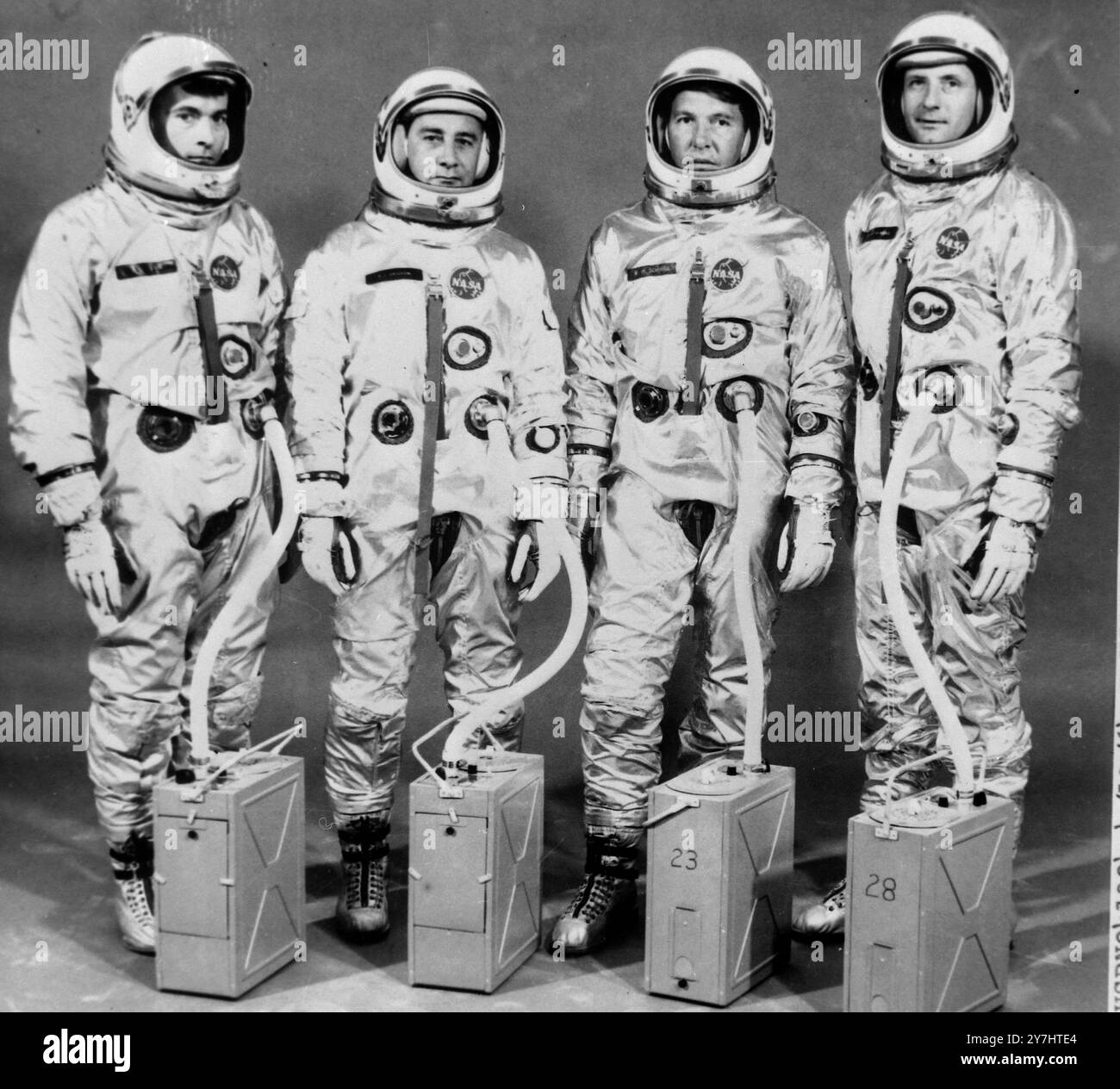 VIRGIL GRISSOM, WALTER SCHIRRA, JOHN YOUNG E THOMAS STAFFORD - PRIMO EQUIPAGGIO GEMINI A HOUSTON, TEXAS /; 23 APRILE 1964 Foto Stock