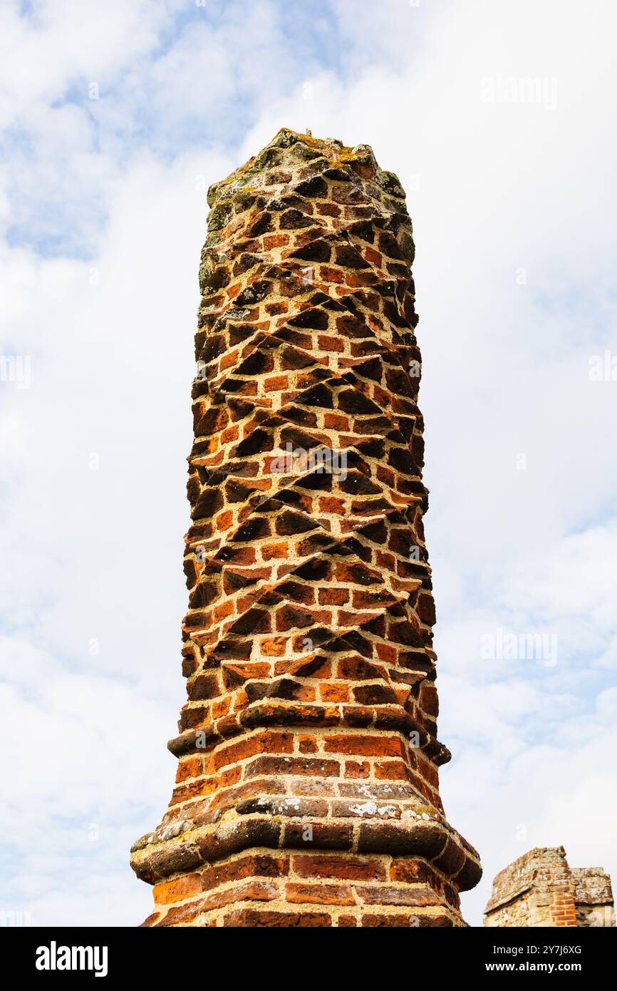Dettaglio camino in mattoni, Castello di Framlingham, Suffolk, Inghilterra Foto Stock