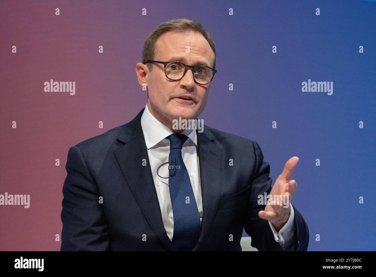 Birmingham, Regno Unito. 30 settembre 2024. Tom Tugendhat Leadership Candidate Birmingham UK, si rivolge ai delegati il 2° giorno della conferenza . Il Partito Conservatore si riunisce a Birmingham, presso l'International Convention Centre, ICC, per la sua conferenza autunnale. Birmingham Regno Unito. Foto: Garyroberts/worldwidefeatures.com credito: GaryRobertsphotography/Alamy Live News Foto Stock