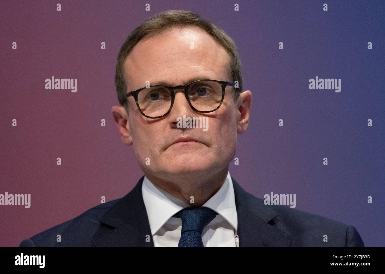 Birmingham, Regno Unito. 30 settembre 2024. Tom Tugendhat Leadership Candidate Birmingham UK, si rivolge ai delegati il 2° giorno della conferenza . Il Partito Conservatore si riunisce a Birmingham, presso l'International Convention Centre, per la sua conferenza autunnale. Birmingham Regno Unito. Foto: Garyroberts/worldwidefeatures.com credito: GaryRobertsphotography/Alamy Live News Foto Stock