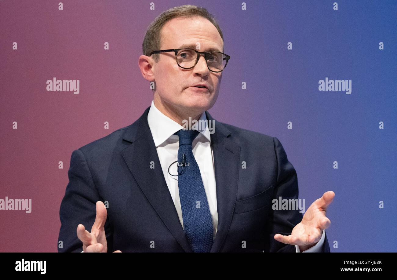 Birmingham, Regno Unito. 30 settembre 2024. Tom Tugendhat Leadership Candidate Birmingham UK, si rivolge ai delegati il 2° giorno della conferenza . Il Partito Conservatore si riunisce a Birmingham, presso l'International Convention Centre, per la sua conferenza autunnale. Birmingham Regno Unito. Foto: Garyroberts/worldwidefeatures.com credito: GaryRobertsphotography/Alamy Live News Foto Stock
