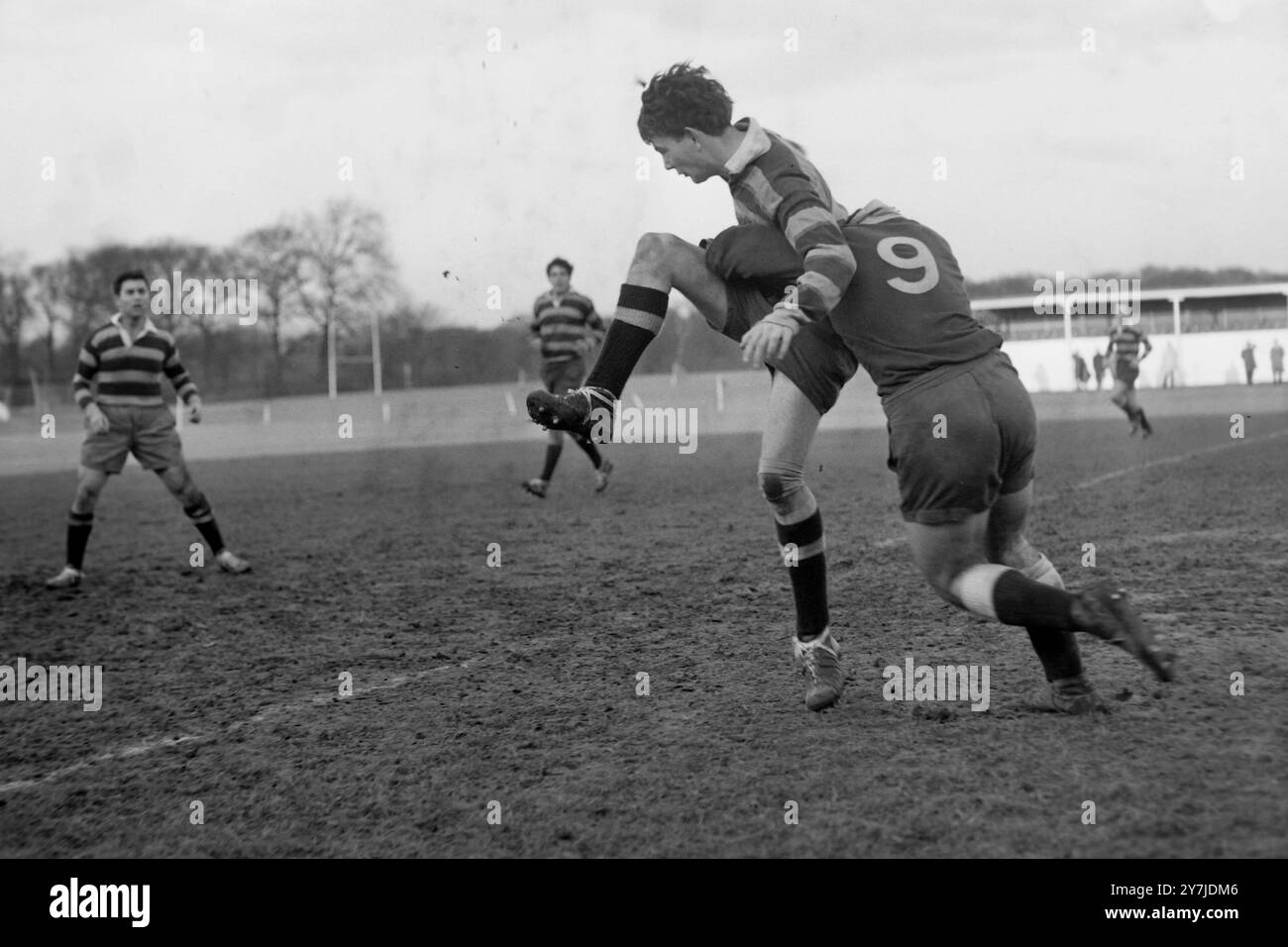 RUGBY UNIVERSITY COLLEGE V ST MARY'S - FORD AND THOMAS IN AZIONE / ; 30 GENNAIO 1964 Foto Stock