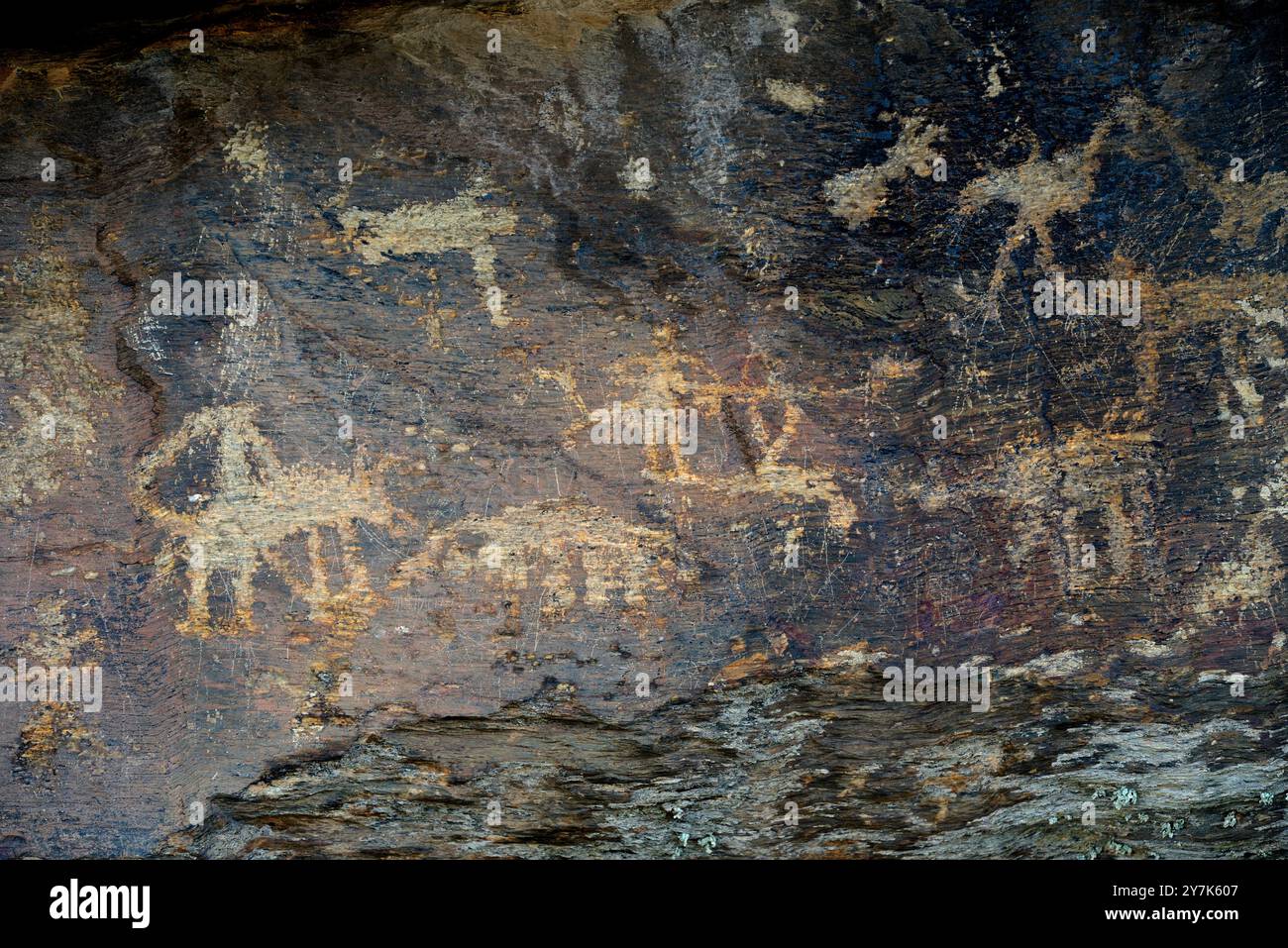 Incisioni rupestri del Paleolitico superiore della collina di San Isidro a Domingo García, provincia di Segovia. Foto Stock