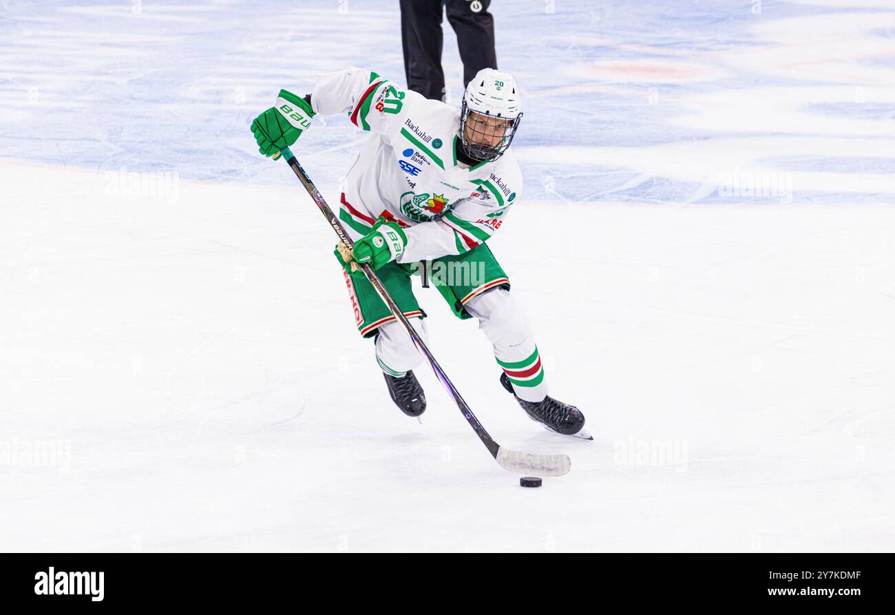 Zurigo, Svizzera, 17 agosto 2024: N. 20 Felix Svensson, difensore Rögle U18 Team. (Foto di Andreas Haas/dieBildmanufaktur) Foto Stock