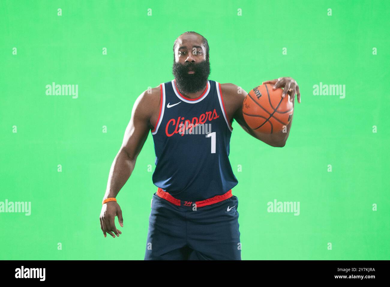 Los Angeles, California, Stati Uniti. 30 settembre 2024. James Harden #1 dei Los Angeles Clippers partecipa al Media Day di LA Clippers all'Intuit Dome, lunedì 30 settembre, a Inglewood, California (Credit Image: © Ringo Chiu/ZUMA Press Wire) SOLO PER USO EDITORIALE! Non per USO commerciale! Crediti: ZUMA Press, Inc./Alamy Live News Foto Stock