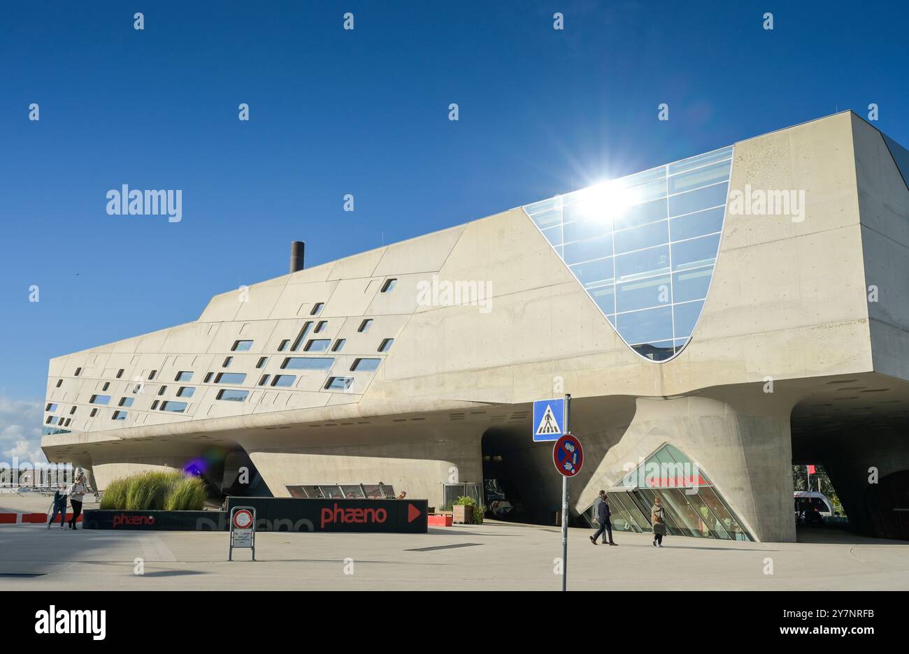 Wissenschaftsmuseum Phaeno, Wolfsburg, Niedersachsen, Deutschland Foto Stock