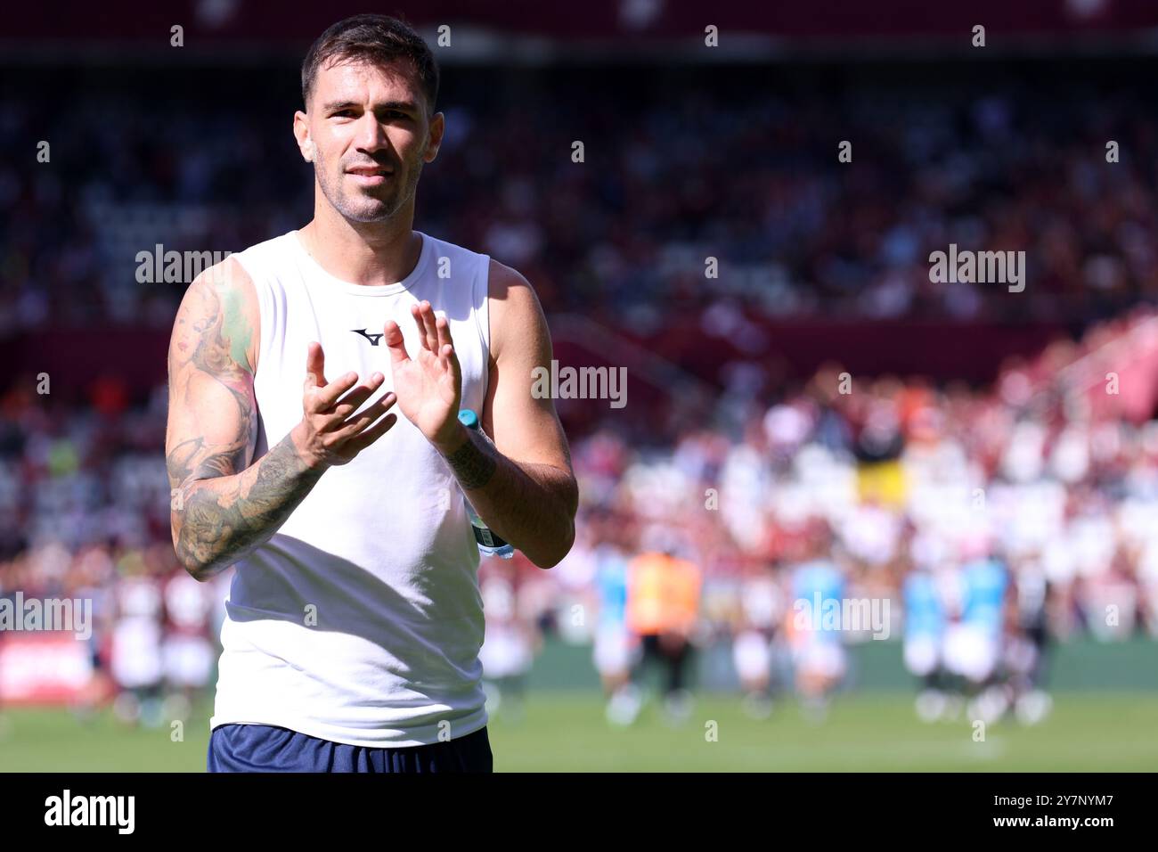 Alessio Romagnoli del SS Lazio festeggia al termine della partita di serie A tra Torino FC e SS Lazio allo Stadio Olimpico il 29 settembre 2024 a Torino. Foto Stock