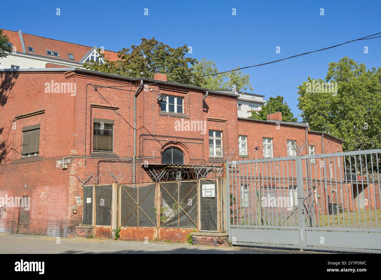 Berlin Police Vehicle Storage area, Belziger Straße, Schöneberg, Tempelhof-Schöneberg, Berlino, Germania, Sicherstellungsgelände für Kfz der Polizei Ber Foto Stock