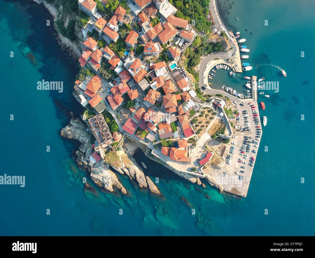 Vista aerea dall'alto verso il basso del castello di Ulcinj, Montenegro. Foto Stock