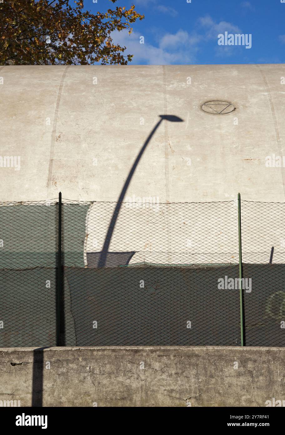 L'esterno di una tenda a cupola interna con ombra lampione Foto Stock