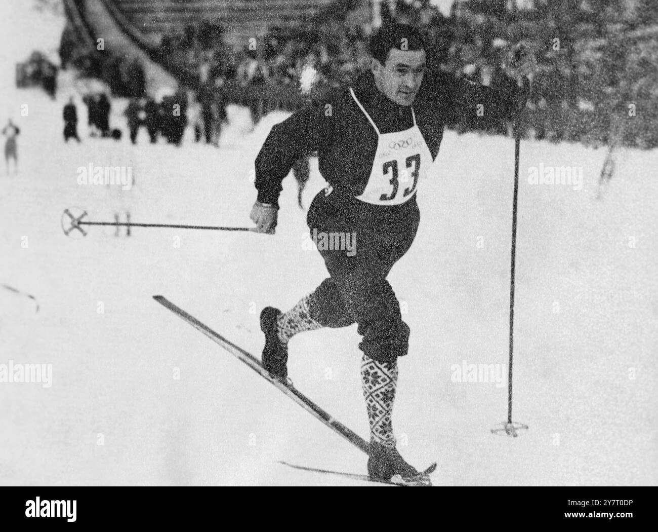 VINCITORE DELL'EVENTO DI SCI COMBINATO AI GIOCHI OLIMPICI INVERNALI DI OSLO. 19.2,52, FOTO I.N.P. MOSTRA: Simon Slattvik (Norvegia) durante la gara combinata t della 18km di lunga distanza a Holmenkollen. L'altra parte del Combined, il salto, si è svolto domenica. 97/TDH/59912 FOTO DI NOTIZIE INTERNAZIONALI. TASSA DI RIPRODUZIONE PER LONDON EVNGS E DAILIES 3 GNS. Foto Stock