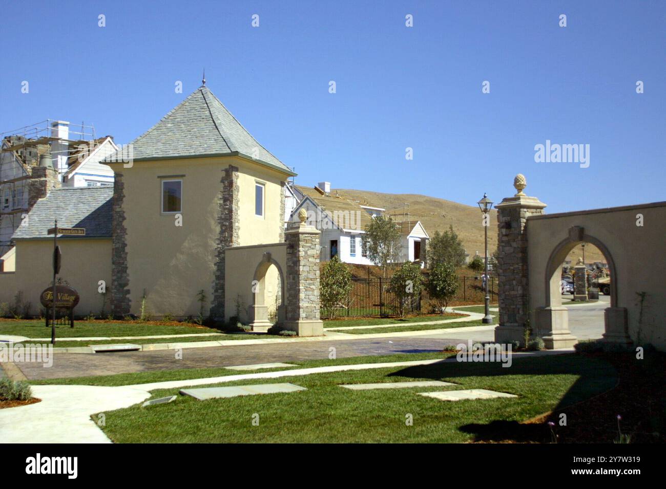 Vallejo, California.,--Thomas Kinkade un artista e designer ha un nuovo progetto immobiliare a Vallejo, California. Le case iniziano negli anni '400.000, ed è un nuovo progetto di costruzione del marchio per il Media Art Group di Kinkade. Foto scattata venerdì 7 settembre 2001. Foto Stock