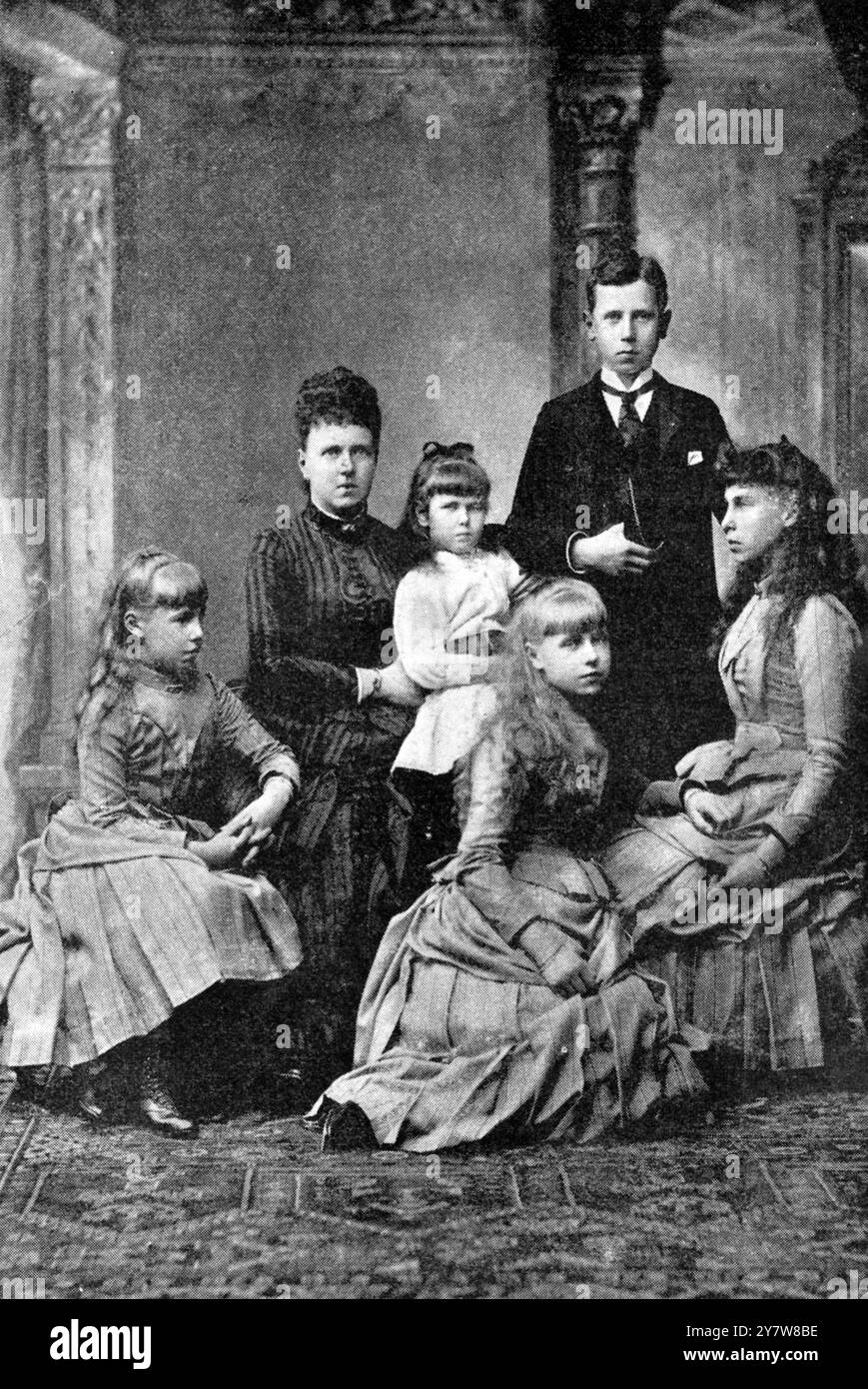 La duchessa di Edimburgo e i suoi figli 1893Principe Alfredo di Edimburgo Alfredo, Principe ereditario di Sassonia-Coburgo e Gotha (Alfred Alexander William Ernest Albert; 15 ottobre 1874 – 6 febbraio 1899) , Foto Stock