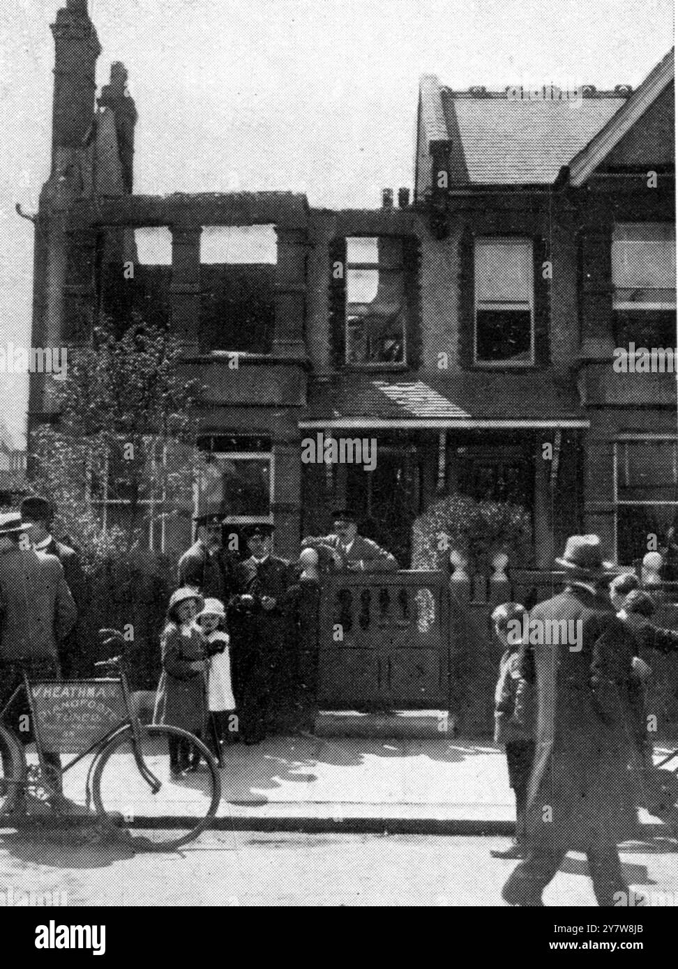 Un raid degli zeppelin il 10 maggio 1915 una casa completamente scavata in Baxter Avenue, Southend Foto Stock
