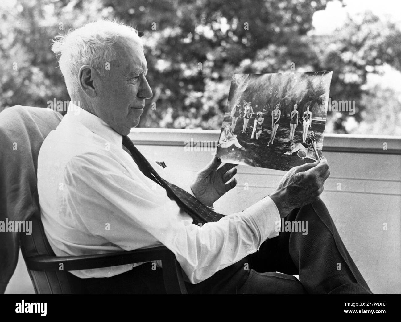 Mack Sennet Silent produttore cinematografico nella prima parte della sua carriera ha trovato molto difficile ottenere le foto delle sue stelle sui giornali. Sennet risolse questo problema vestendo le sue attrici in costume da bagno e nacque il bagno americano Beautry. 1958 Foto Stock