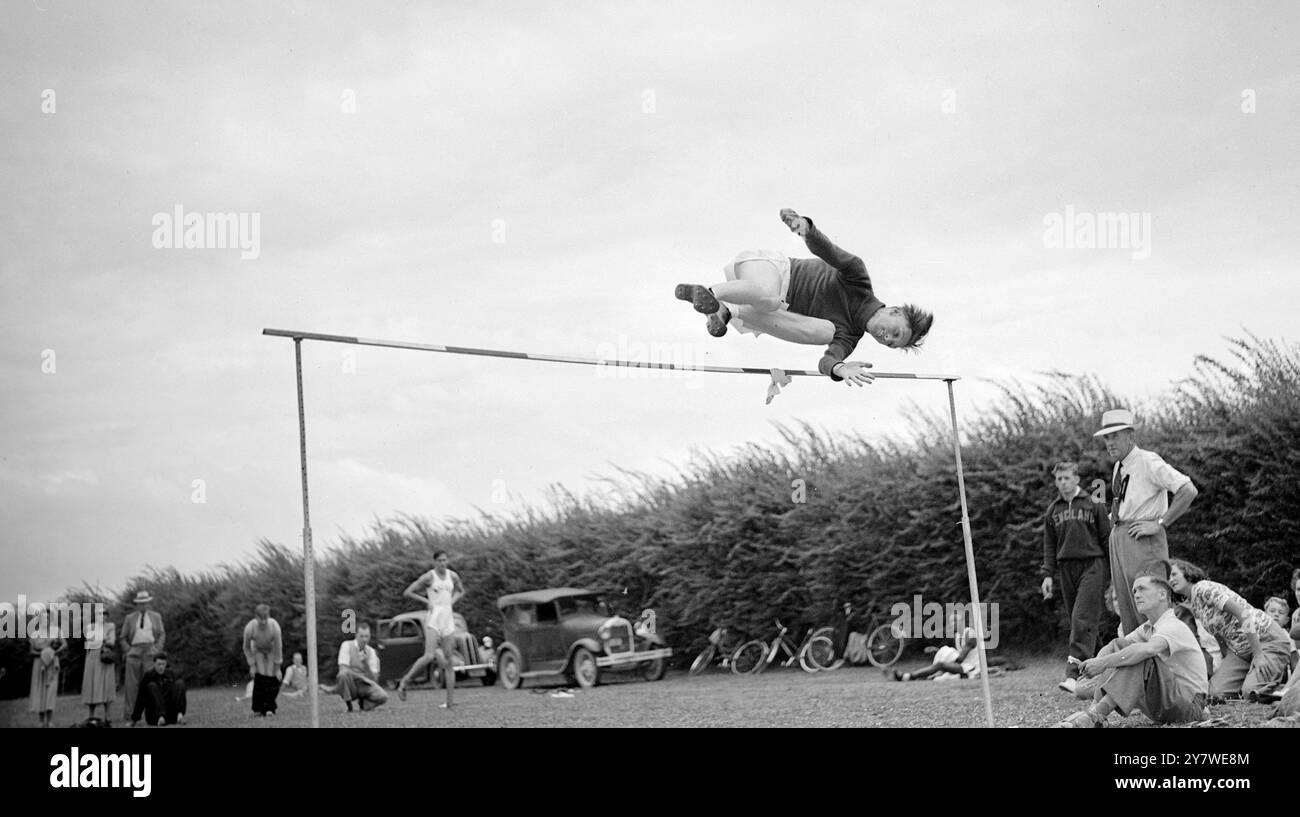 Peter Wells in allenamento finale per l'Empire Games 1950 Foto Stock
